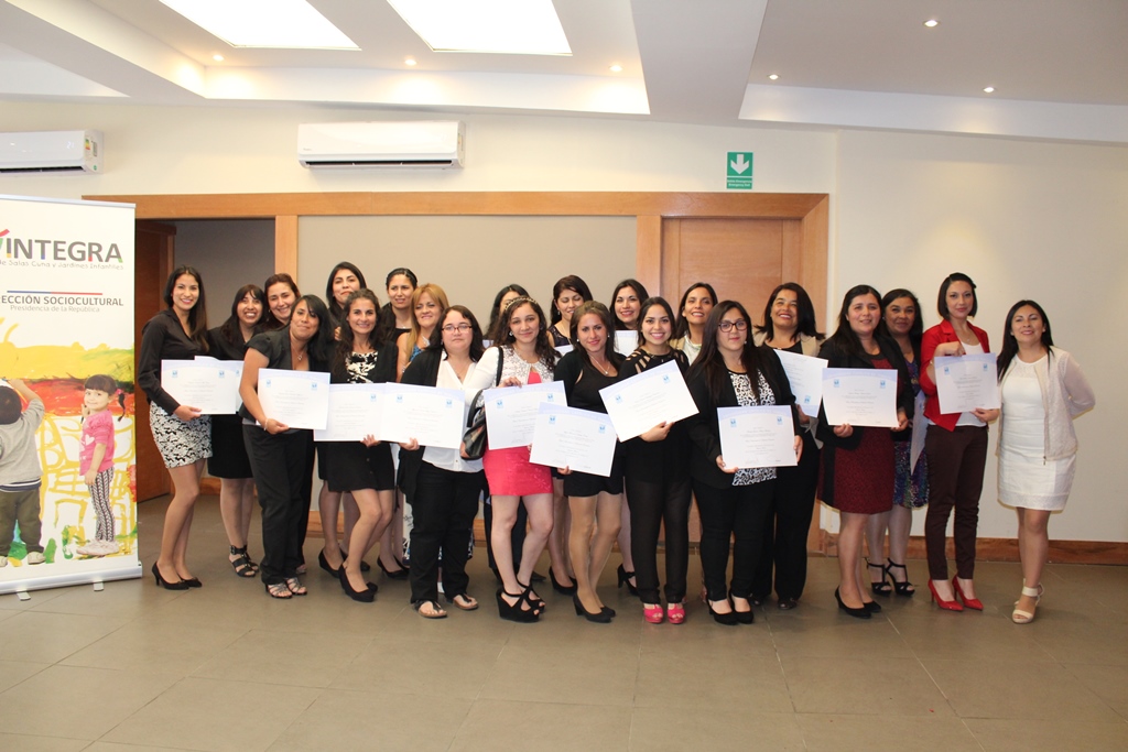 Trabajadoras de jardines infantiles de Integra se perfeccionan para el trabajo en aula