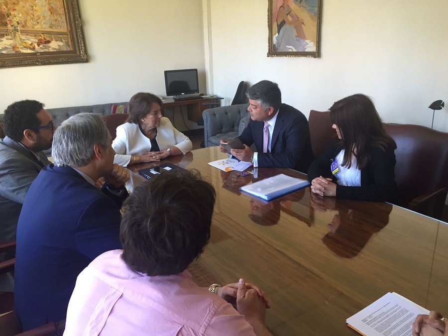 Alcalde Morales se reunió con ministra de educación por escuela Limachito