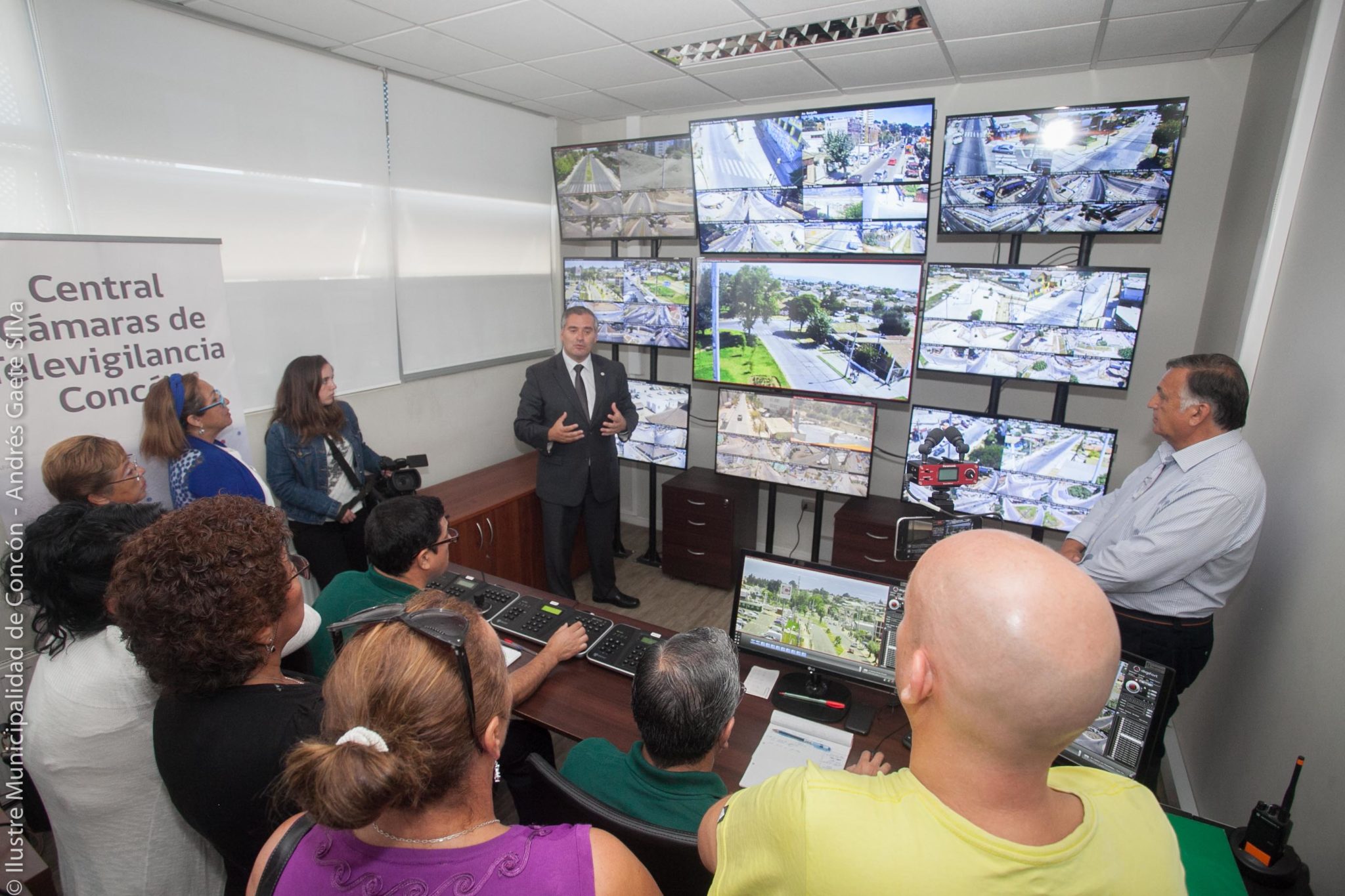 Dirigentes vecinales de Concón visitaron Central de Monitoreo de cámaras de televigilancia