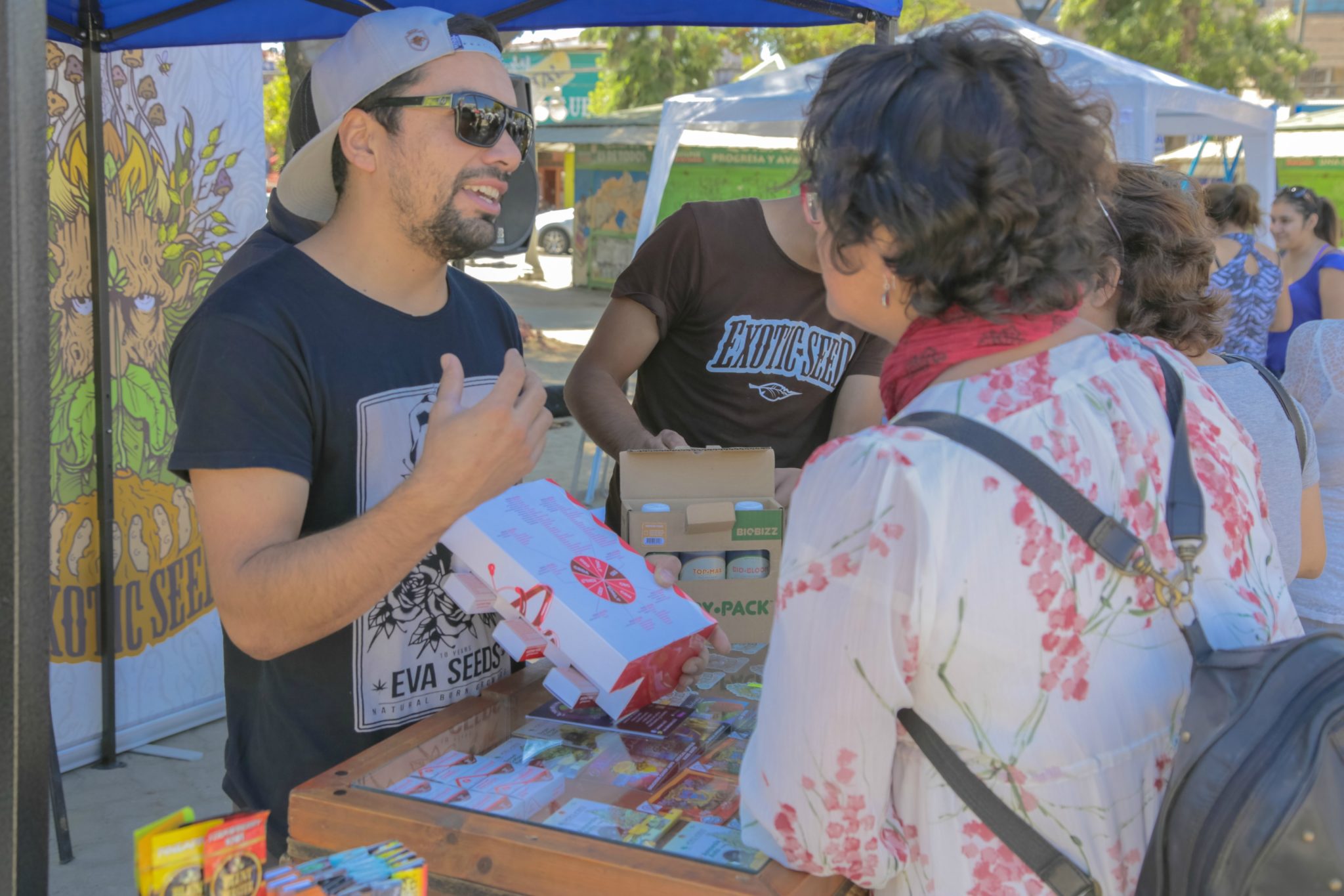 Primera “Feria Cannábica Medicinal” reunió a niños, jóvenes y adultos en la Plaza Eugenio Rengifo