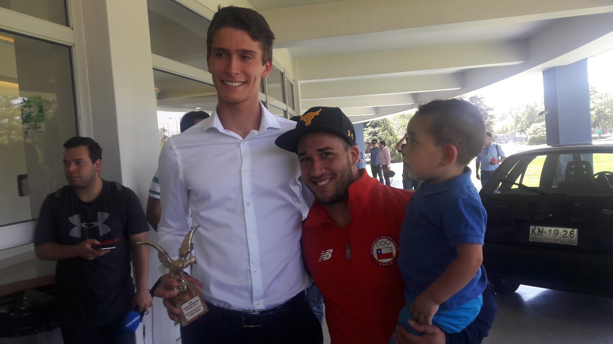 Clemente Seguel recibió premio CPD como Mejor Velerista 2017 y entregó apoyo a pesista Arley Méndez