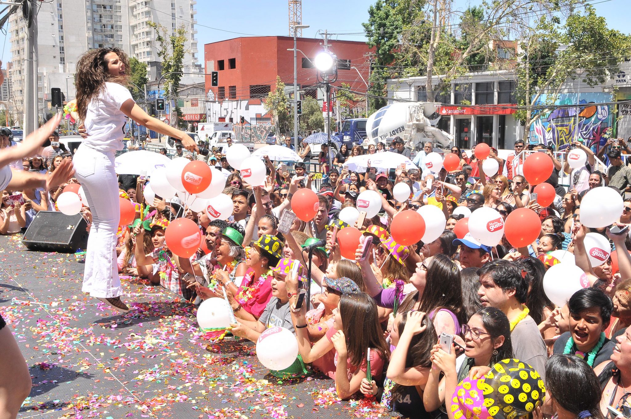 Mucho Gusto cierra su cuarto año de éxito con fiesta en plena calle