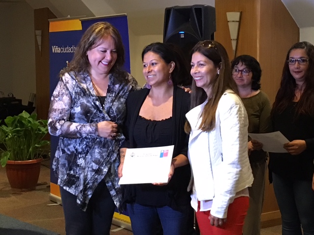 200 jefas de hogar viñamarinas se capacitaron para optimizar sus competencias laborales