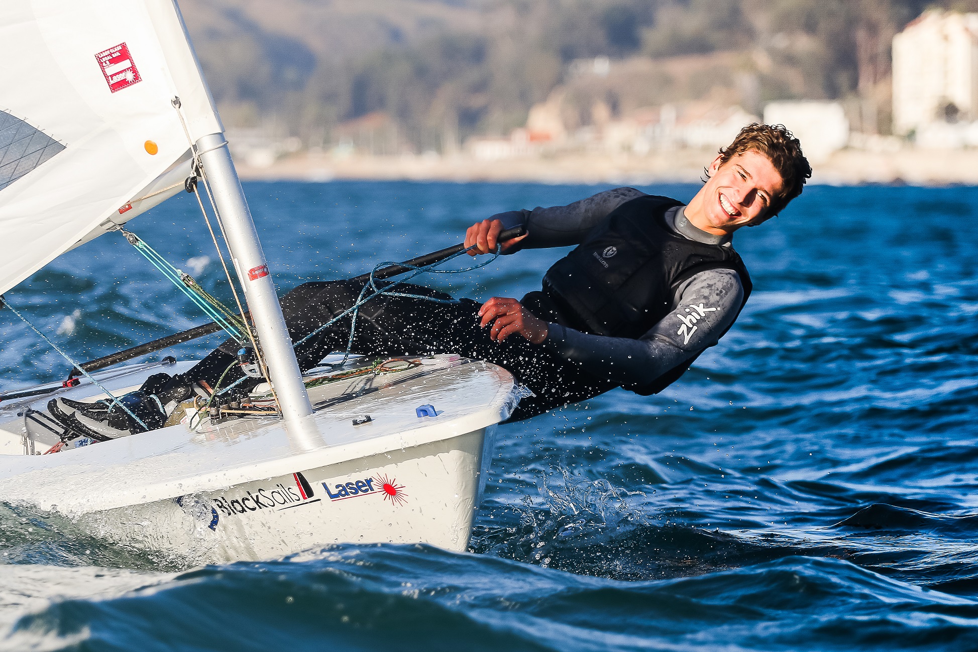 Clemente Seguel campeón invicto en Nacional Adulto de Veleros Laser Standard