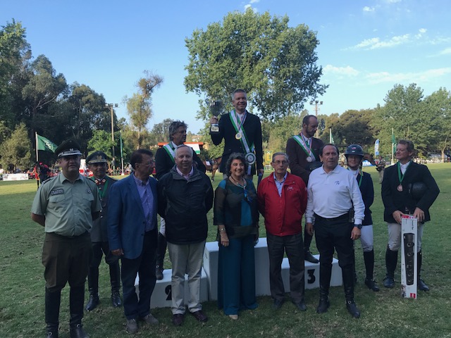 Escuela de Formación de Carabineros ganó el premio “Ilustre Municipalidad de Viña del Mar” en Concurso Ecuestre 2018