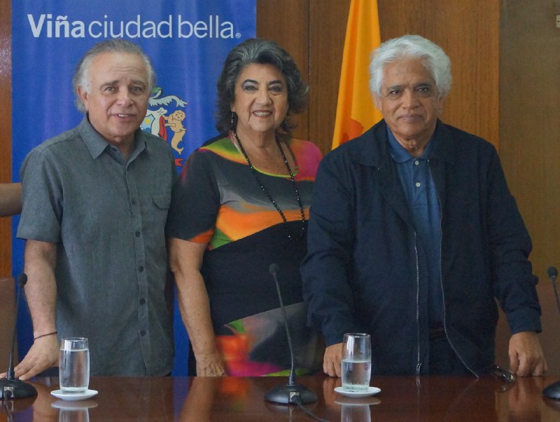 Fernando Ubiergo junto a Roberto Bravo celebran 40 años del triunfo de “El tiempo en las bastillas”