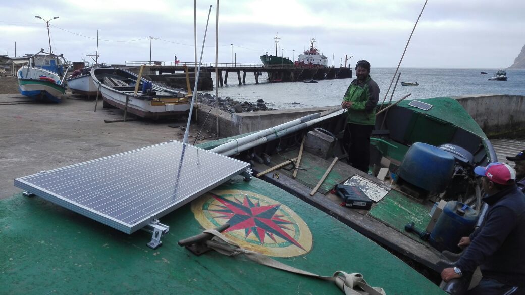 Embarcaciones artesanales de Juan Fernández podrán comunicarse durante faenas desde alta mar