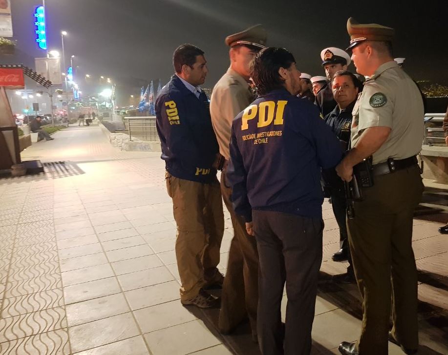 La armada, personal del Municipio Viñamarino y policías de Reñaca realizaron Fiscalización nocturna