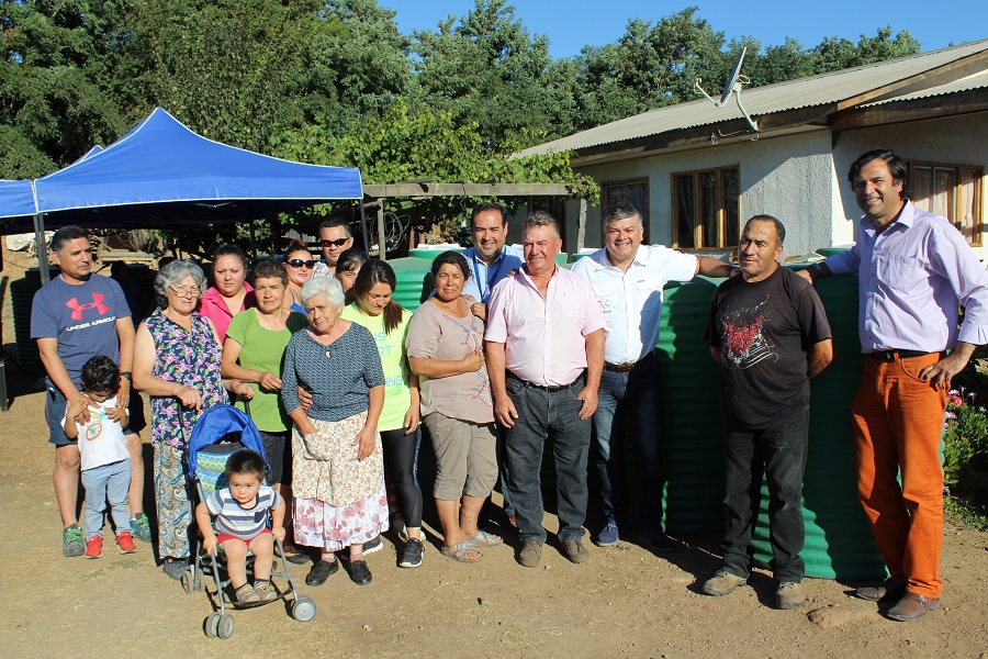 Municipalidad de Limache hace entrega de estanques de mil litros para reparto de agua potable