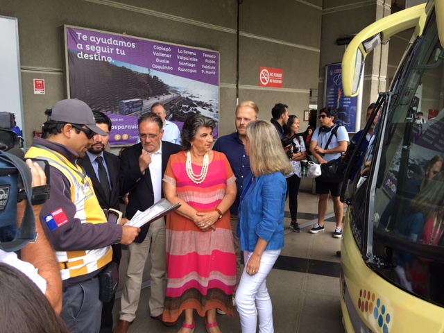 Se hace llamado para utilizar el sistema establecido de buses para viajes cómodos y seguros