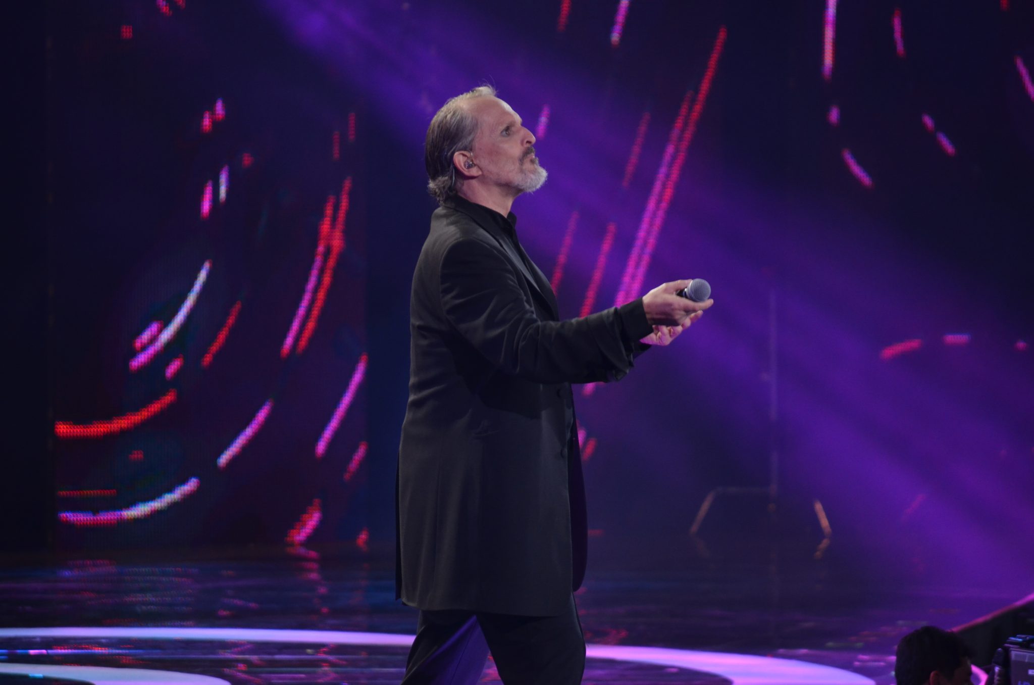 Miguel Bosé abre la primera noche del Festival Internacional de la Canción