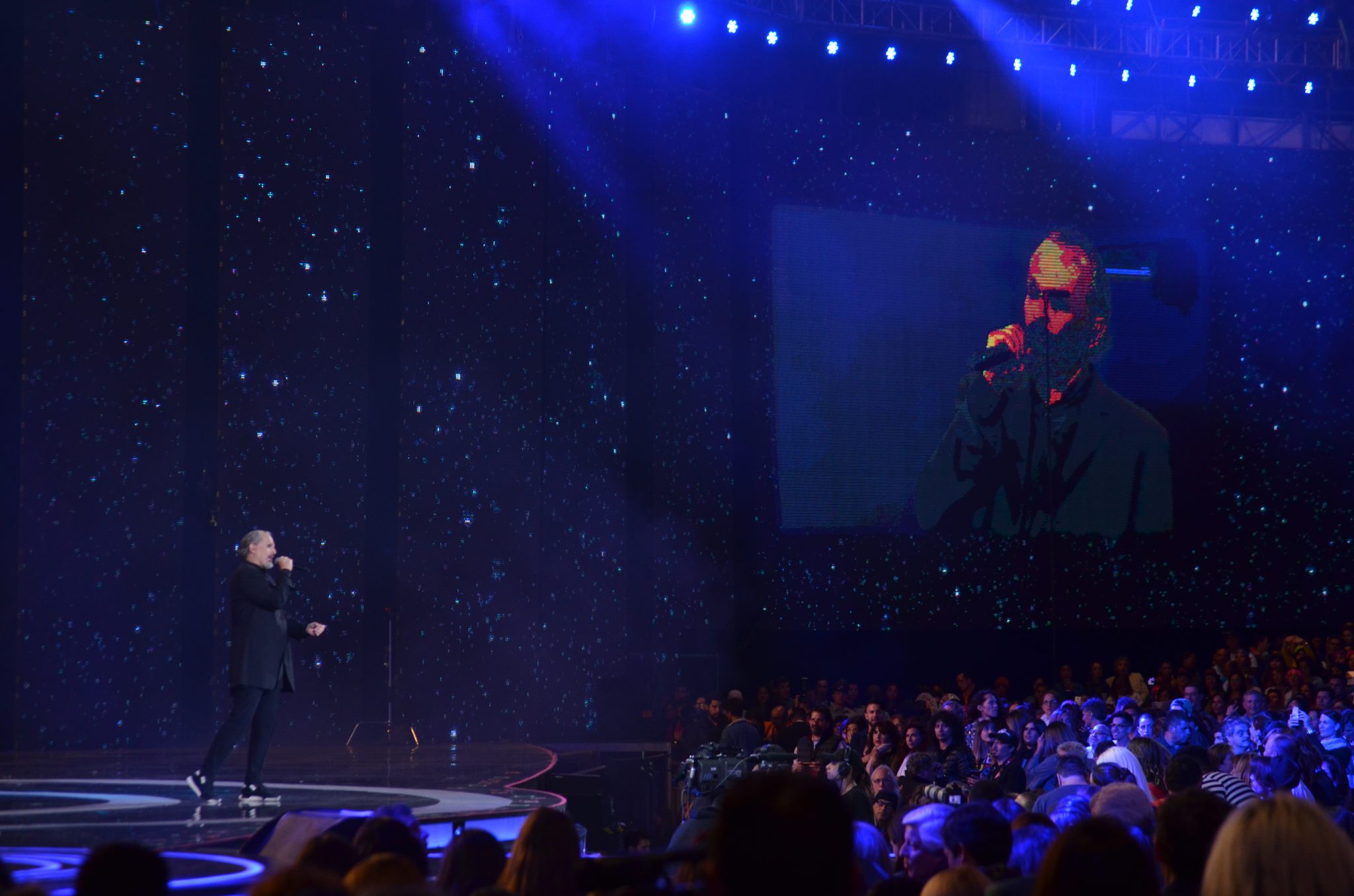 Miguel Bosé abre la primera noche del Festival Internacional de la Canción
