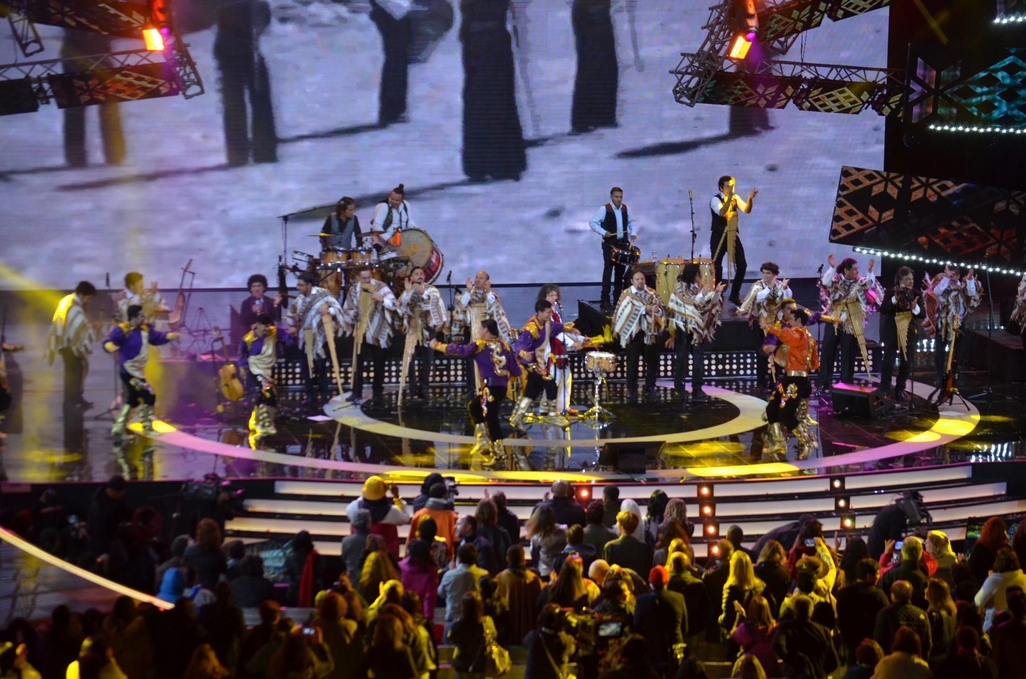 Illapu cerró la primera noche de la 59° versión del Festival de la Canción a las 3:20 am.