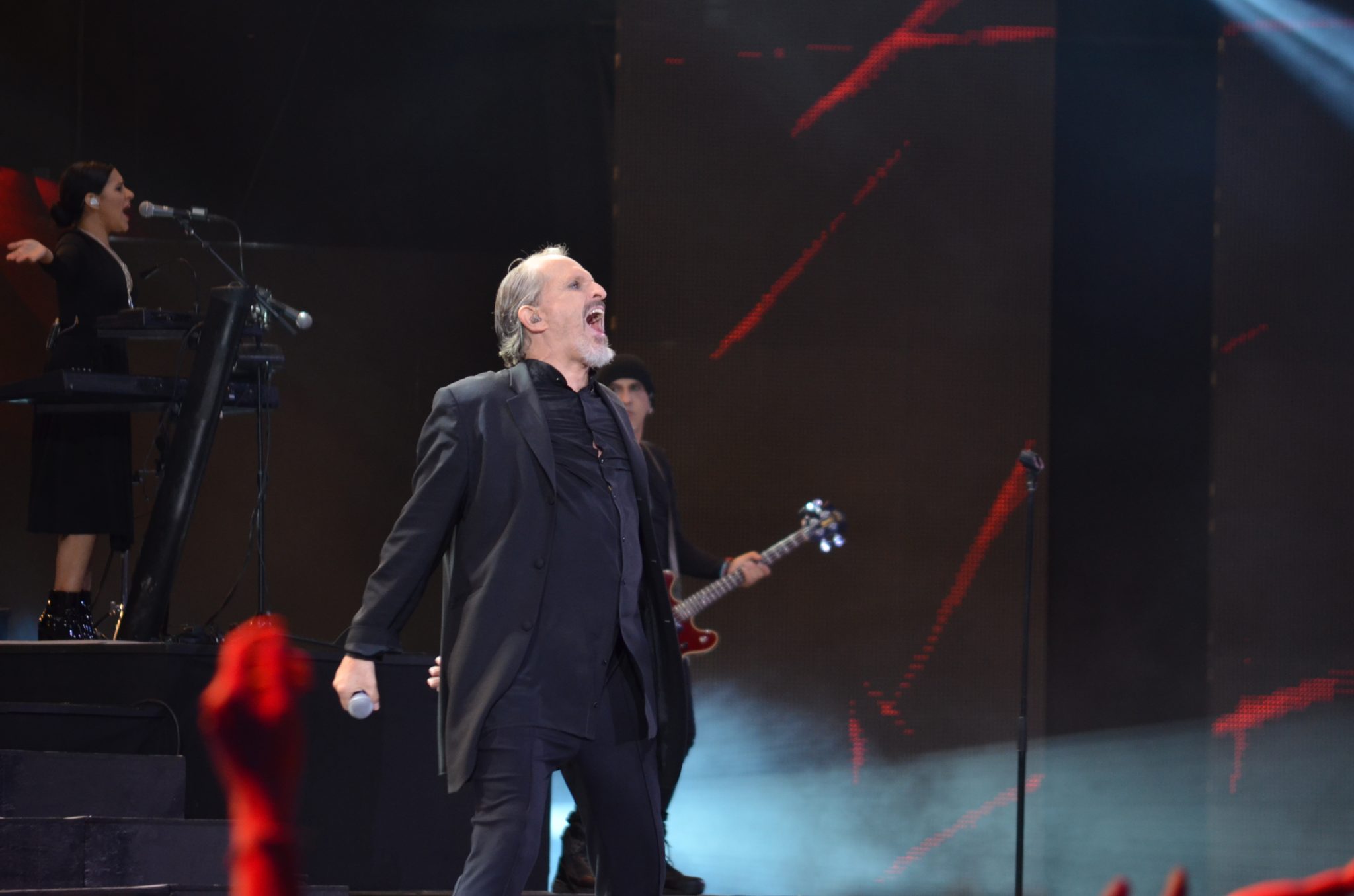 Miguel Bosé abre la primera noche del Festival Internacional de la Canción