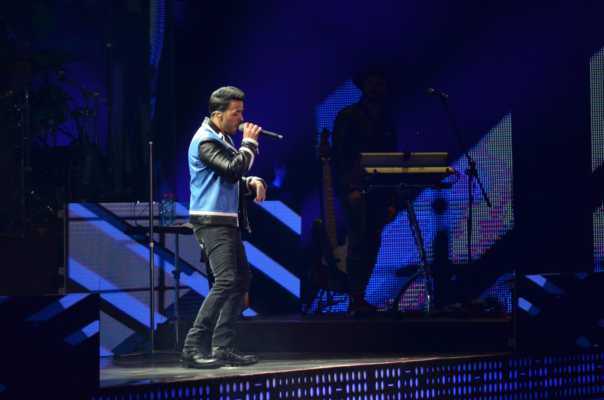 Segunda noche del Festival Internacional de la Canción abre con esperada presentación de Luis Fonsi