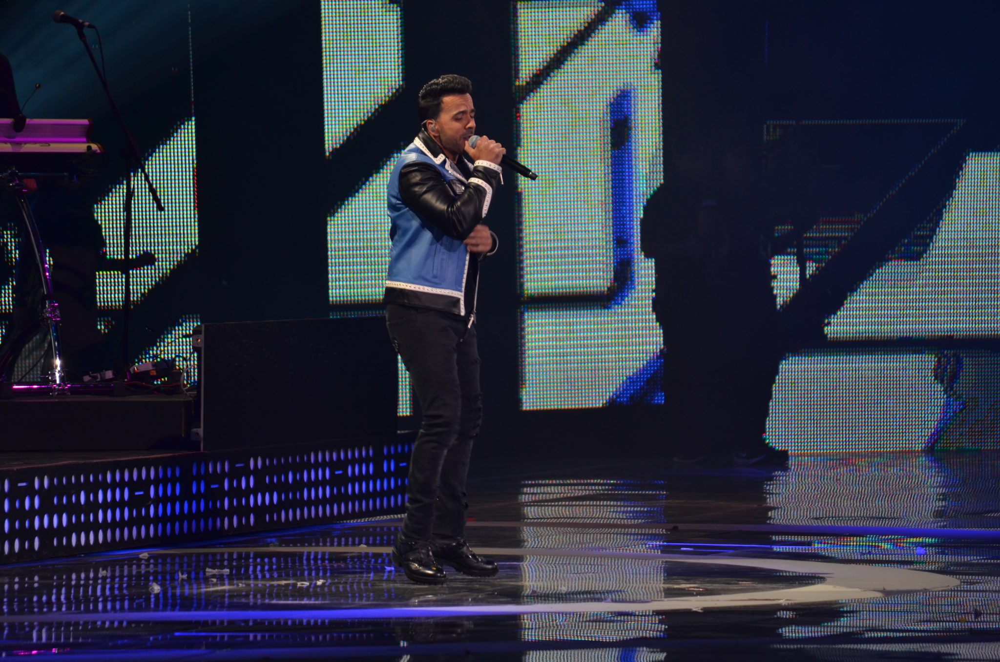 Segunda noche del Festival Internacional de la Canción abre con esperada presentación de Luis Fonsi