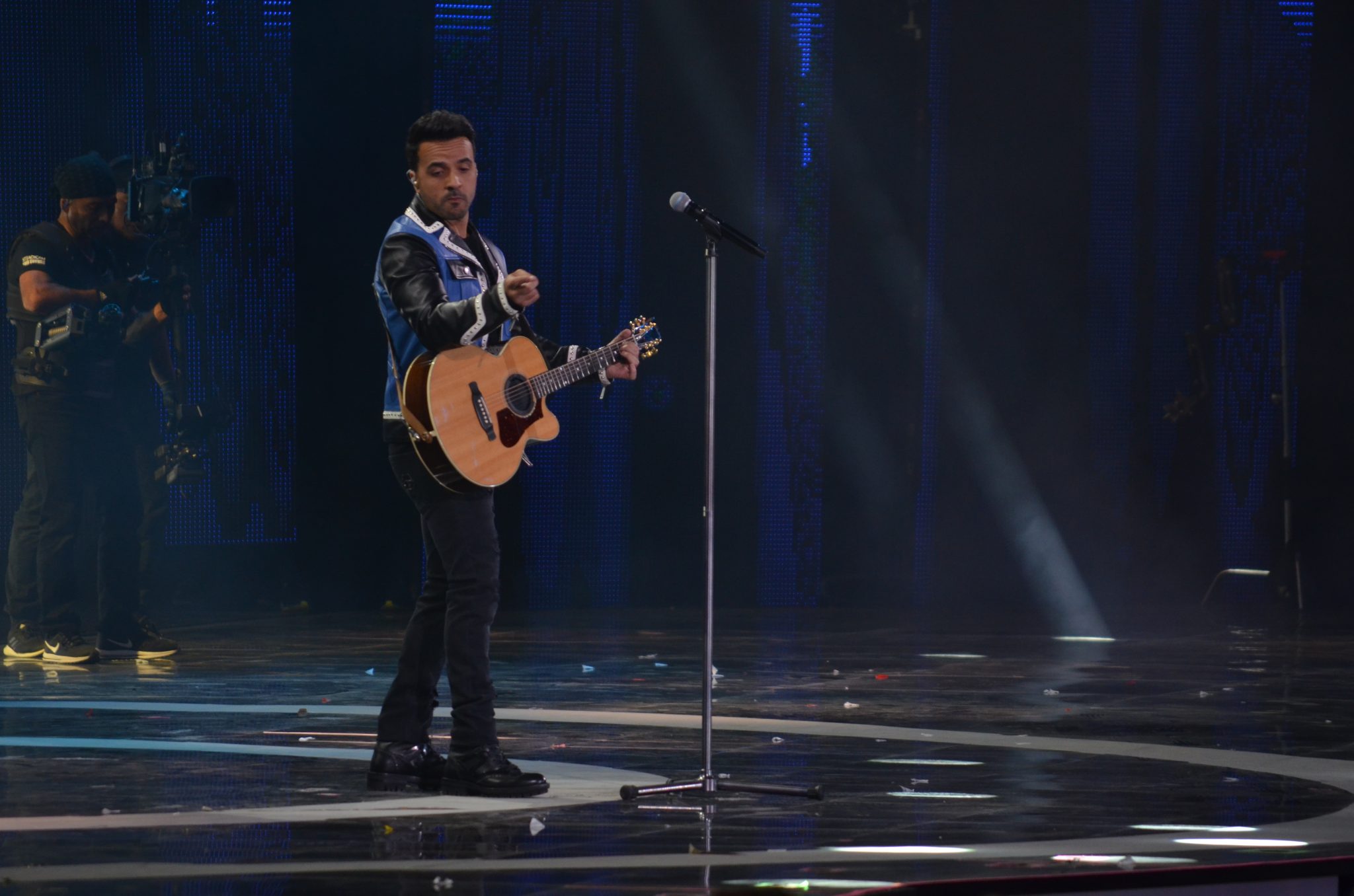 Segunda noche del Festival Internacional de la Canción abre con esperada presentación de Luis Fonsi