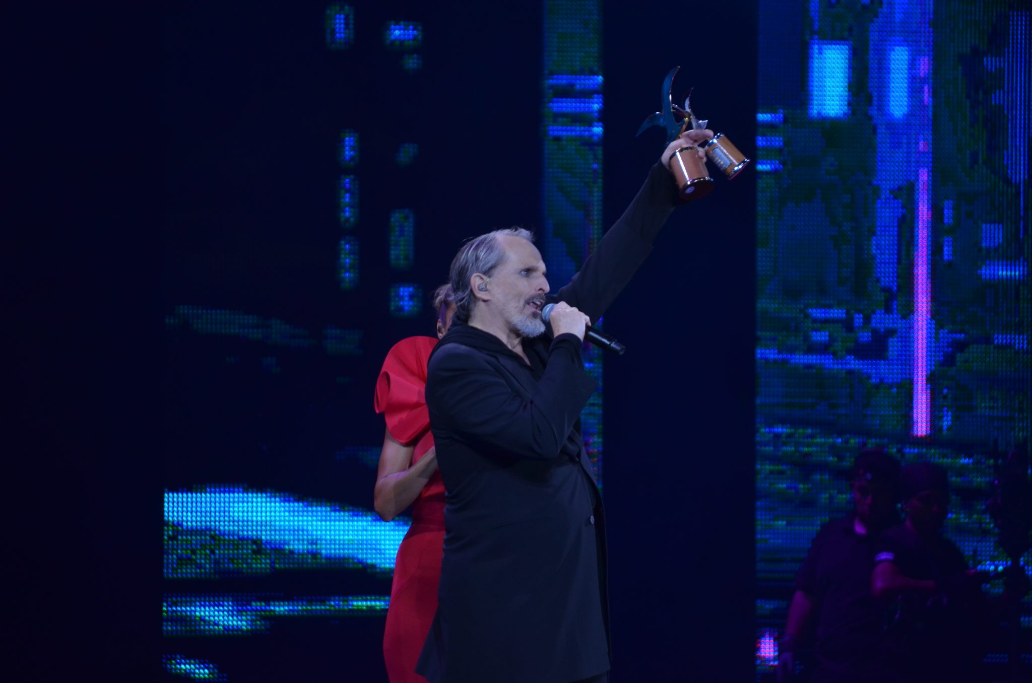Miguel Bosé abre la primera noche del Festival Internacional de la Canción
