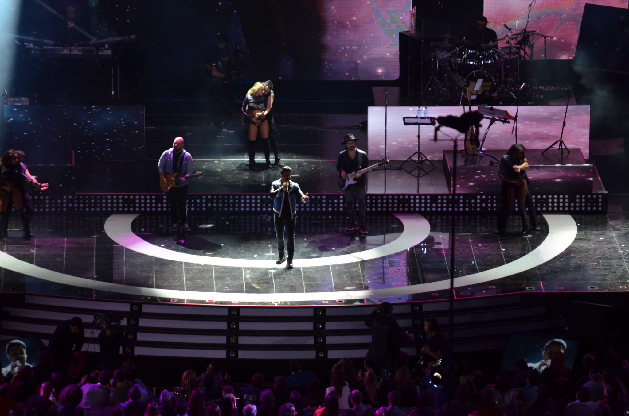 Segunda noche del Festival Internacional de la Canción abre con esperada presentación de Luis Fonsi