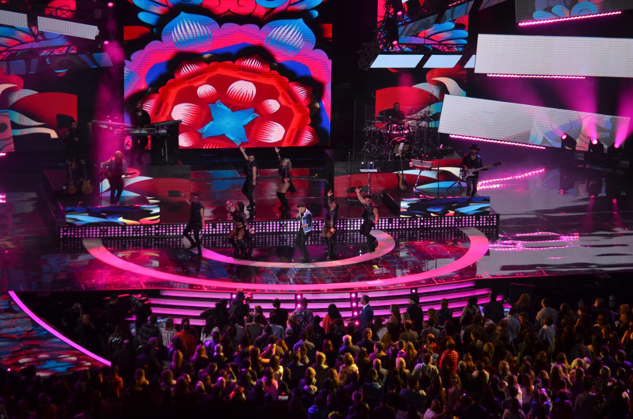 Segunda noche del Festival Internacional de la Canción abre con esperada presentación de Luis Fonsi