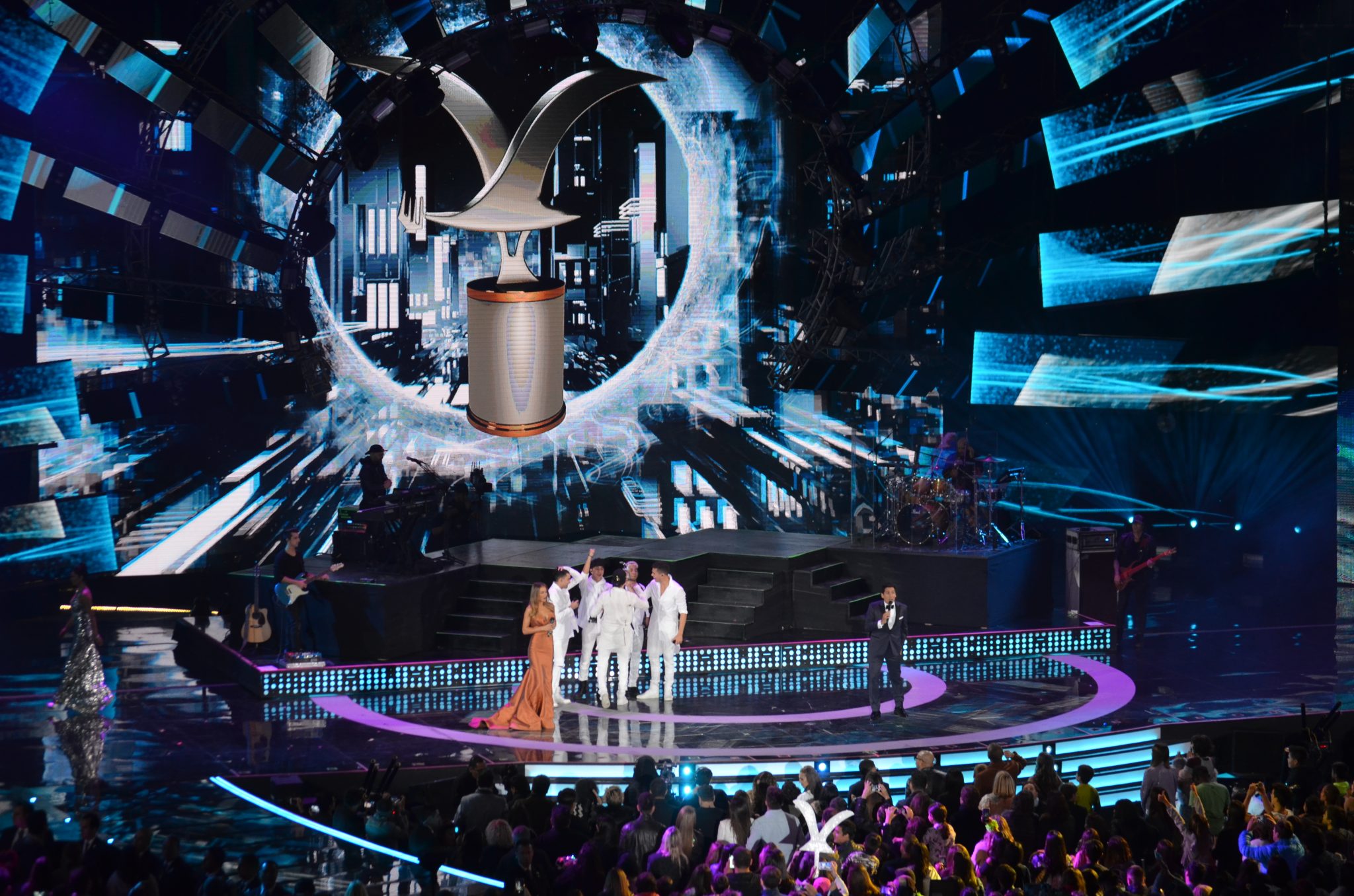 CNCO triunfó en la última noche de Festival de #Viña2018