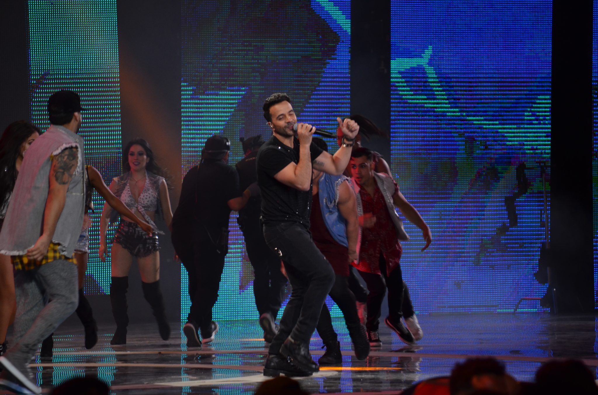 Segunda noche del Festival Internacional de la Canción abre con esperada presentación de Luis Fonsi