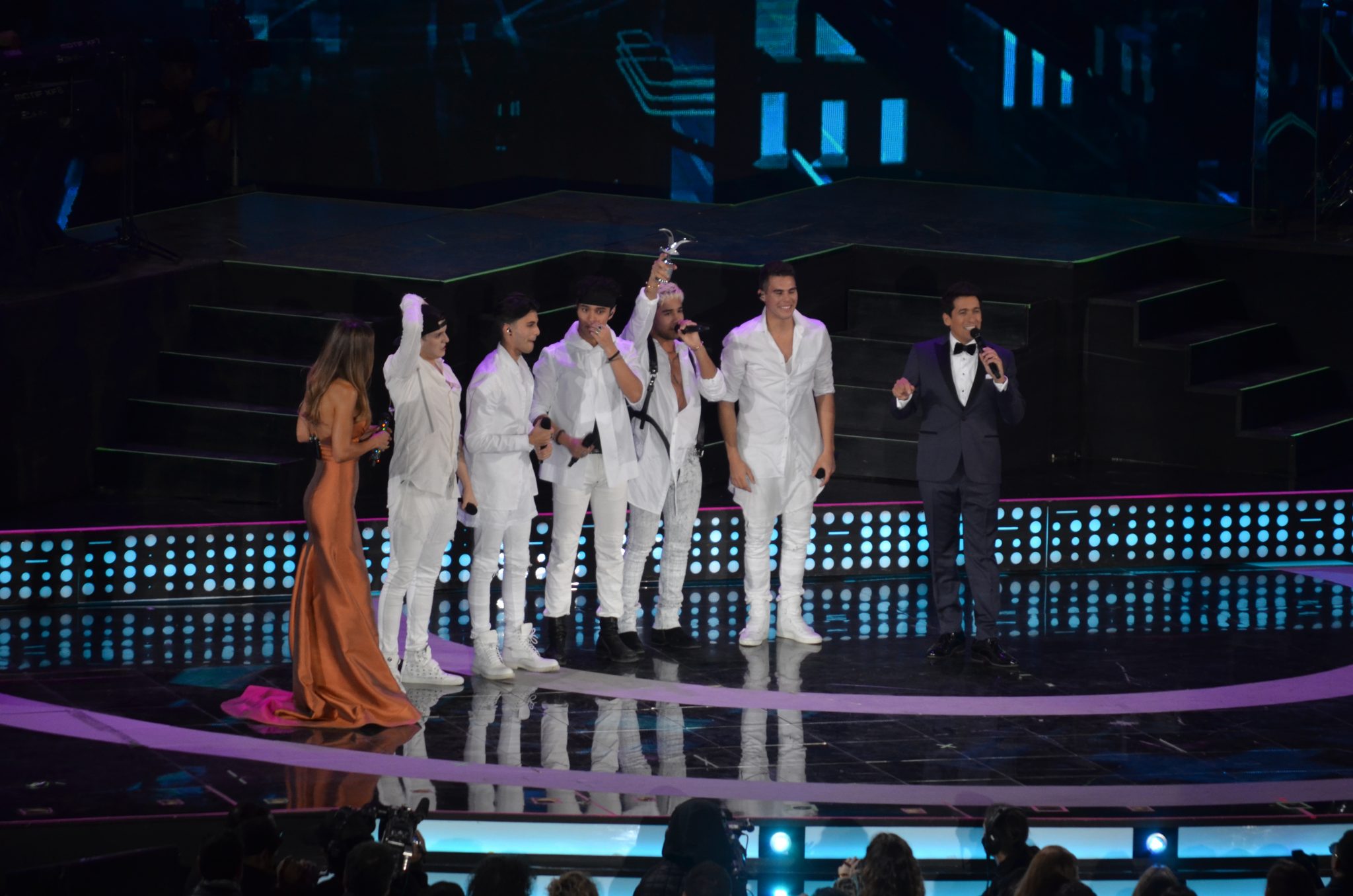 CNCO triunfó en la última noche de Festival de #Viña2018