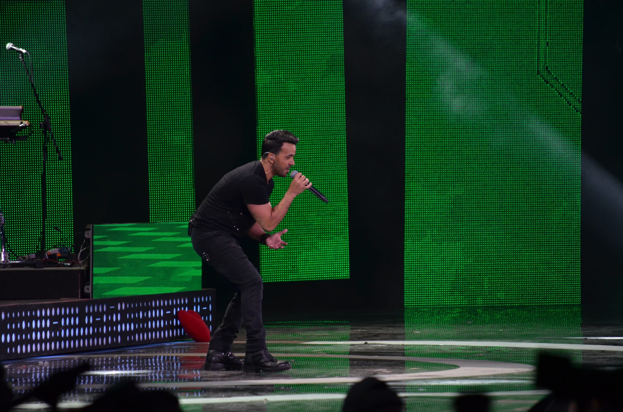 Segunda noche del Festival Internacional de la Canción abre con esperada presentación de Luis Fonsi