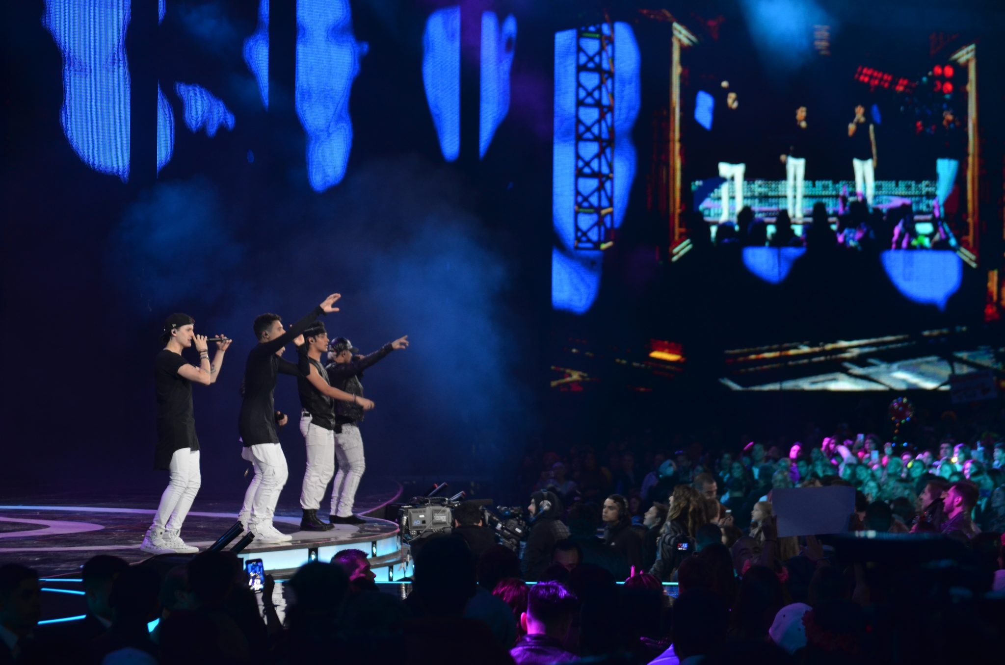 CNCO triunfó en la última noche de Festival de #Viña2018