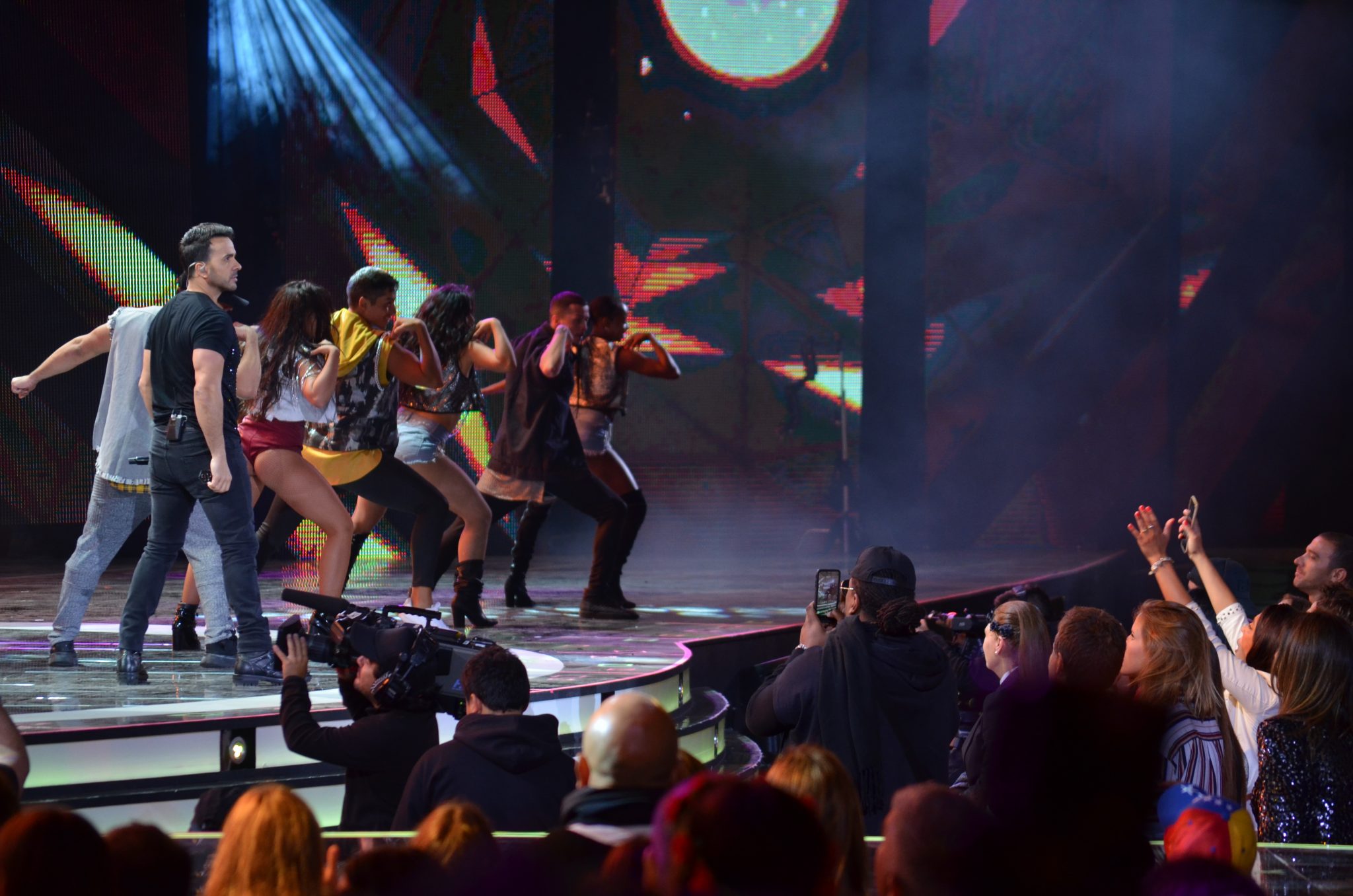 Segunda noche del Festival Internacional de la Canción abre con esperada presentación de Luis Fonsi