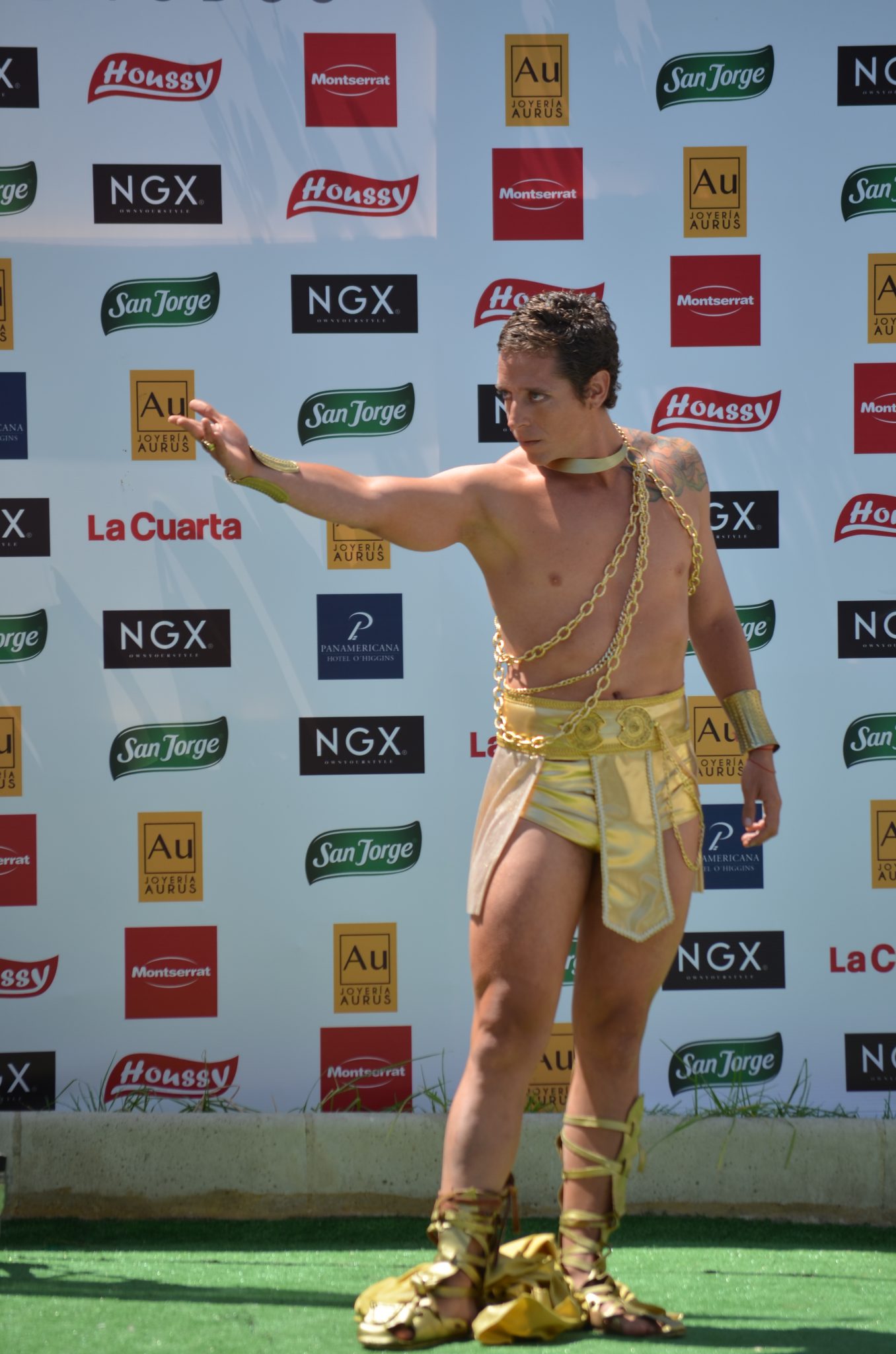 Betsy Camino y Matías vega sorprendieron con piscinaso a lo “Game of Thrones”