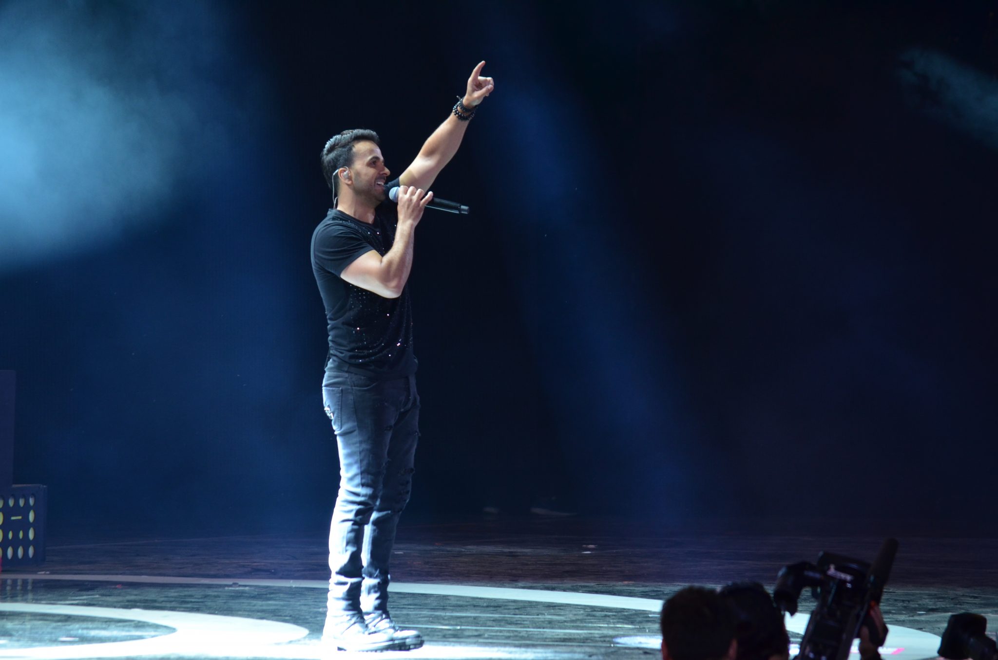 Segunda noche del Festival Internacional de la Canción abre con esperada presentación de Luis Fonsi