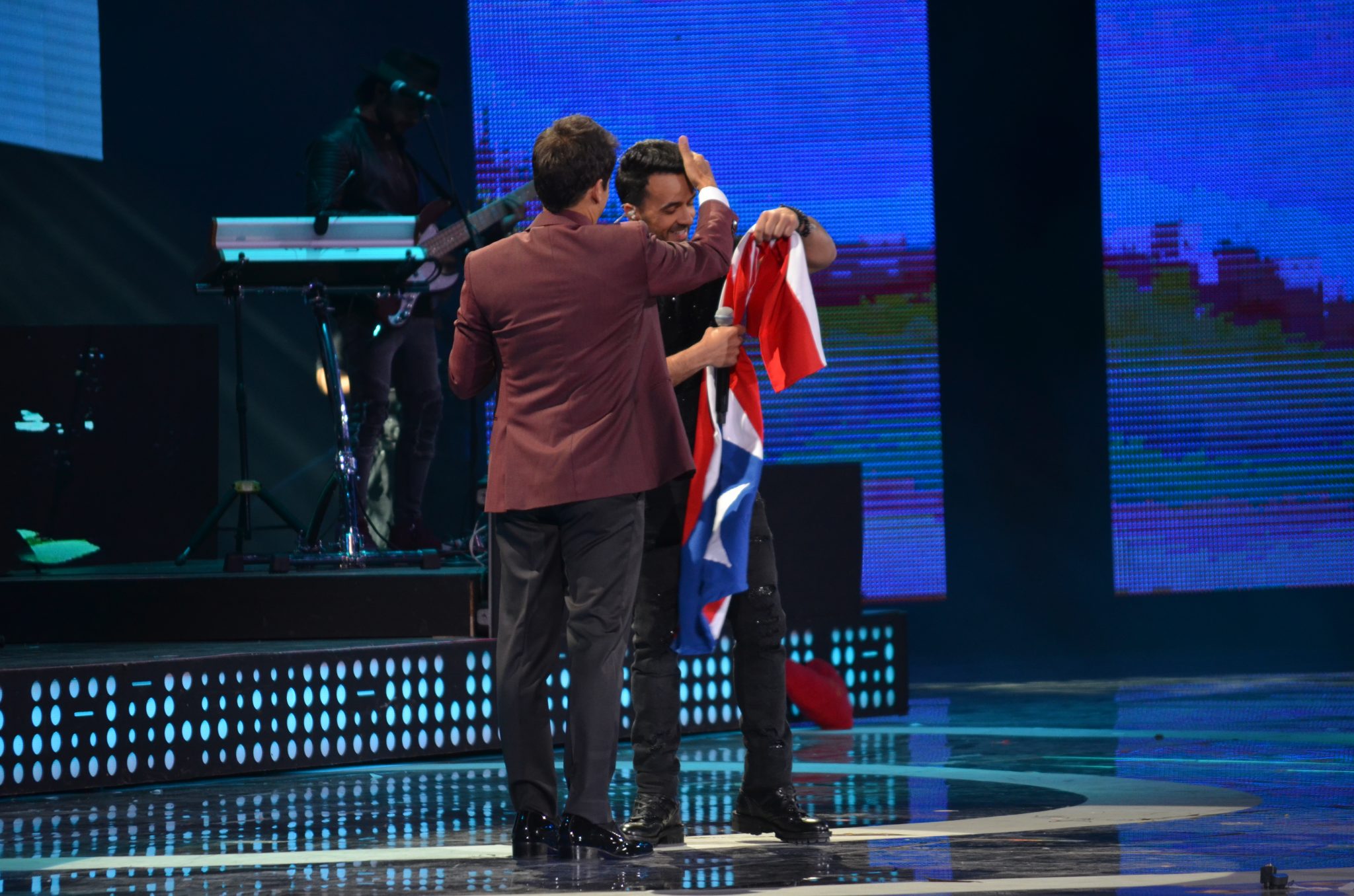 Segunda noche del Festival Internacional de la Canción abre con esperada presentación de Luis Fonsi