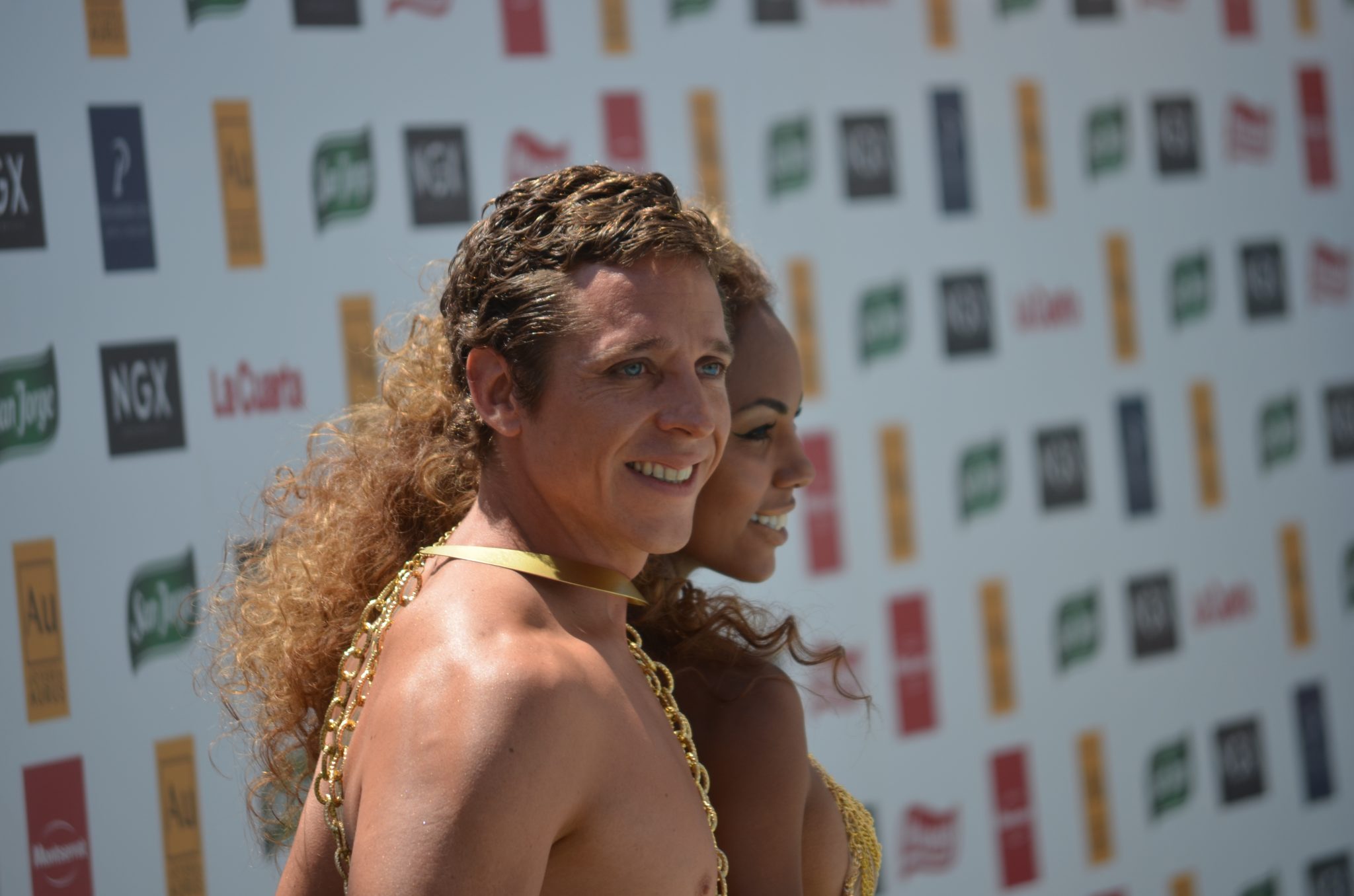 Betsy Camino y Matías vega sorprendieron con piscinaso a lo “Game of Thrones”