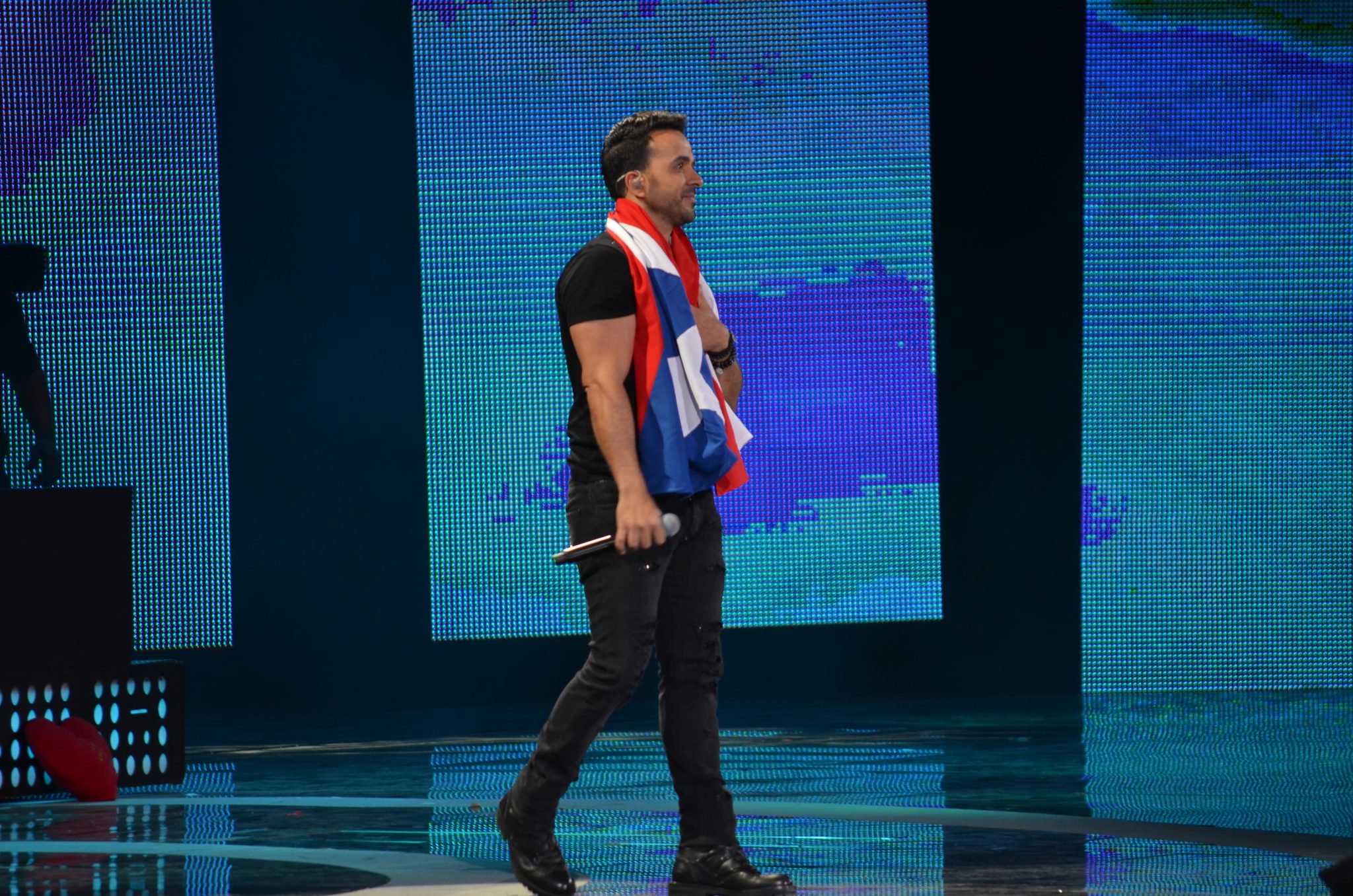 Segunda noche del Festival Internacional de la Canción abre con esperada presentación de Luis Fonsi