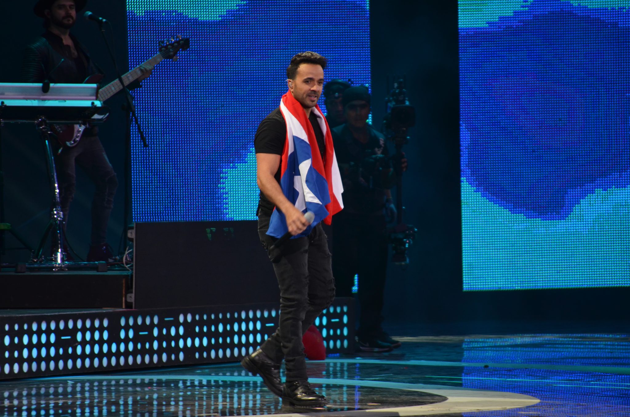 Segunda noche del Festival Internacional de la Canción abre con esperada presentación de Luis Fonsi