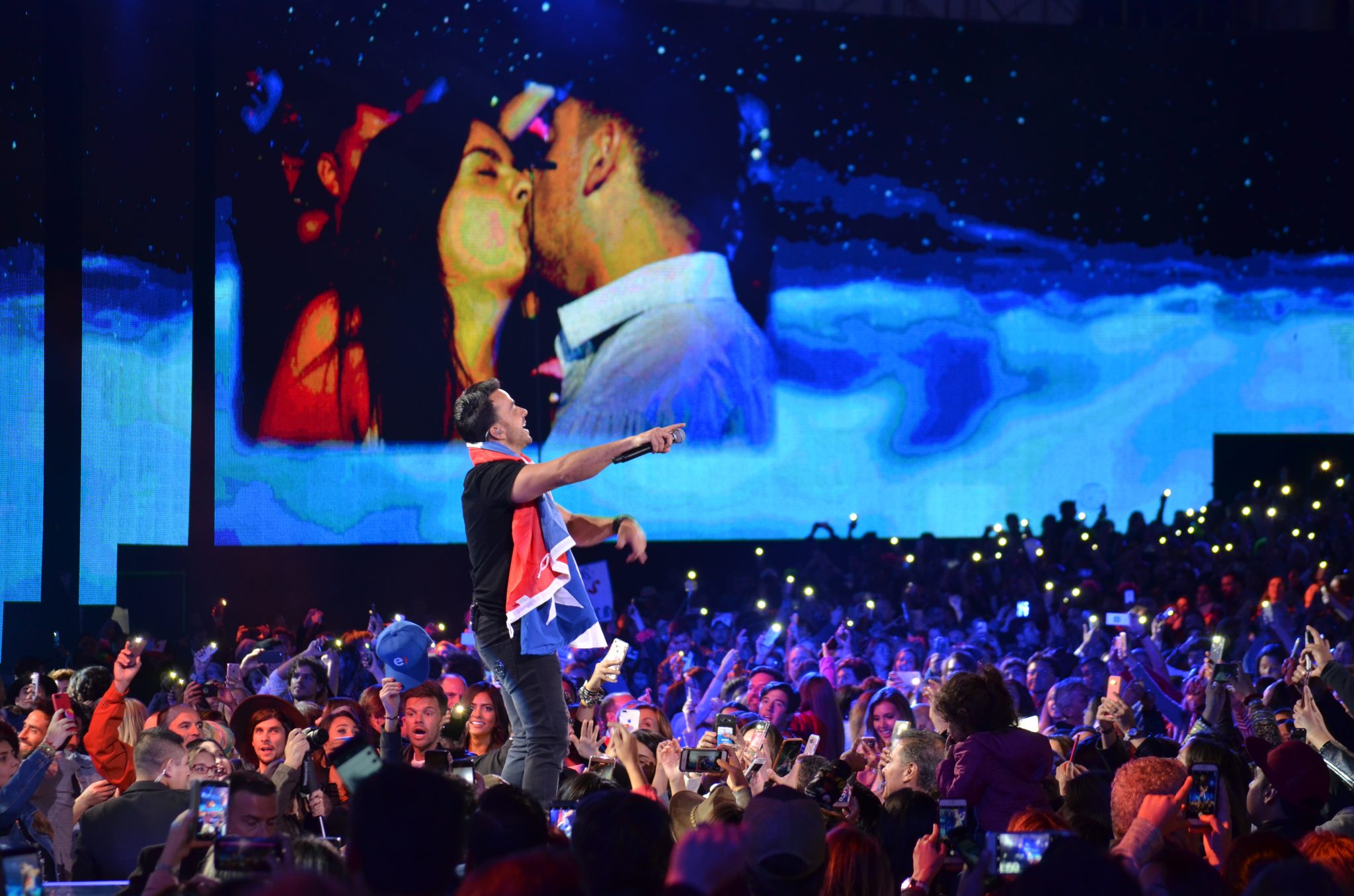 Segunda noche del Festival Internacional de la Canción abre con esperada presentación de Luis Fonsi