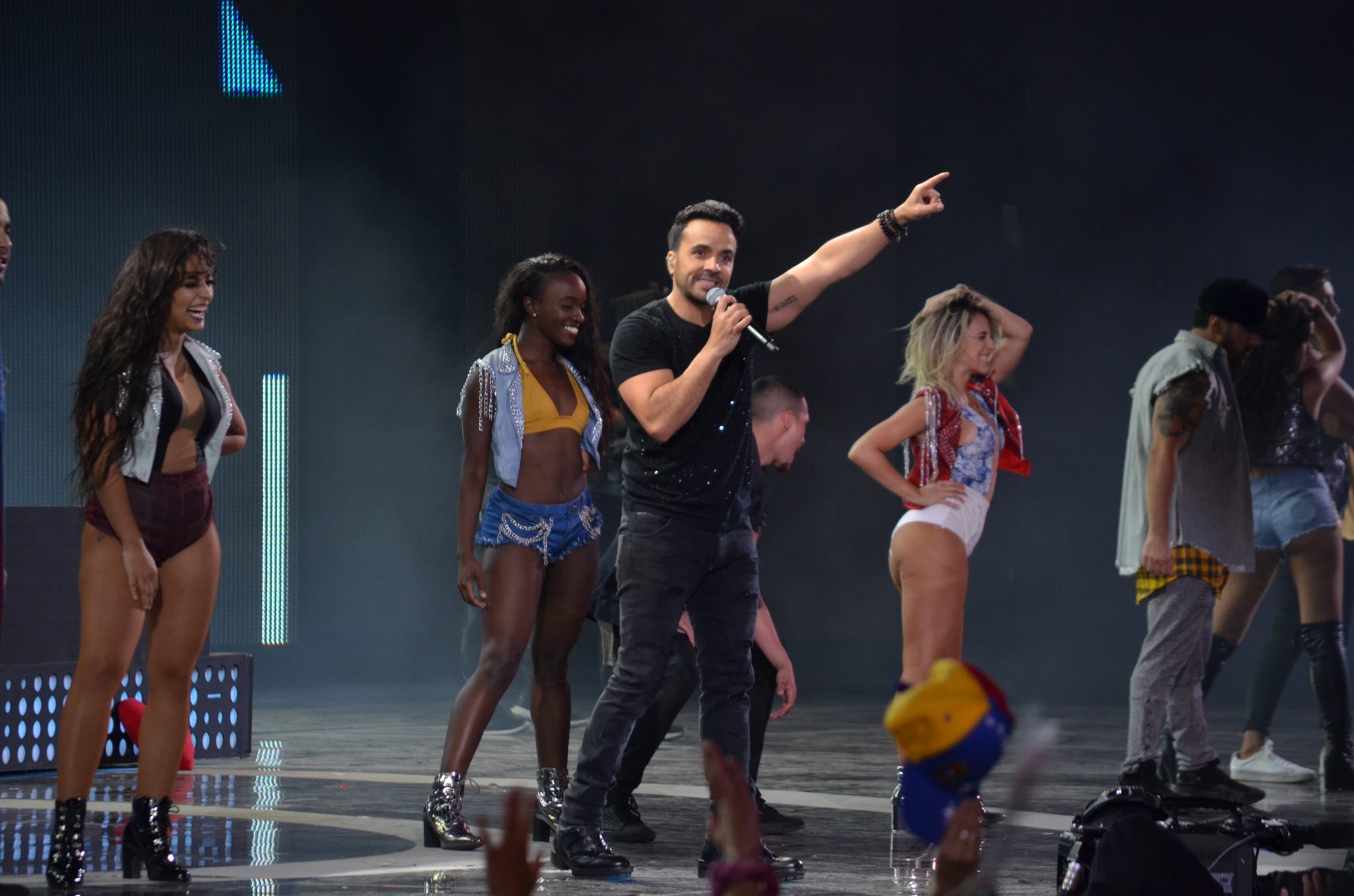 Segunda noche del Festival Internacional de la Canción abre con esperada presentación de Luis Fonsi