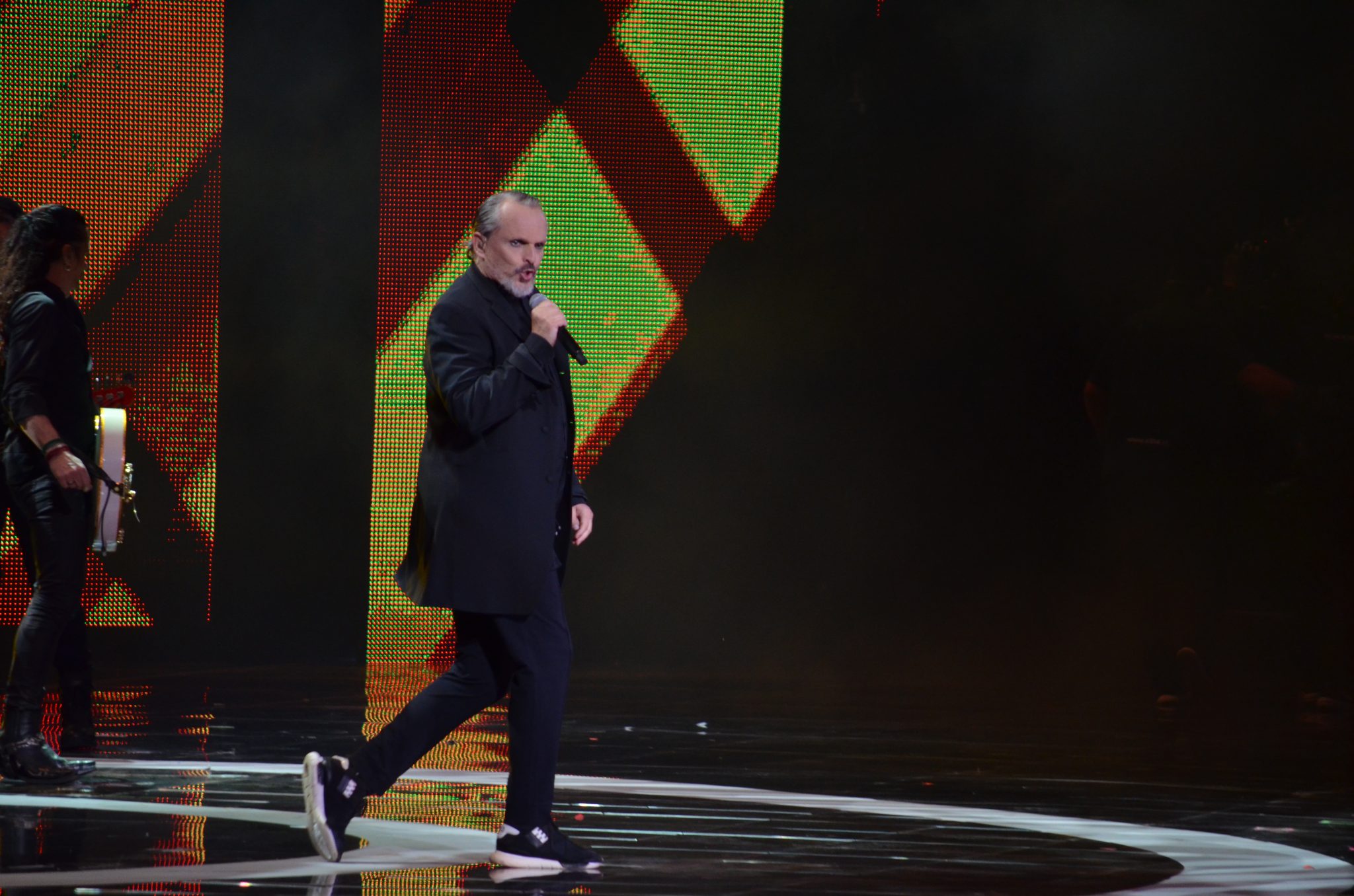 Miguel Bosé abre la primera noche del Festival Internacional de la Canción
