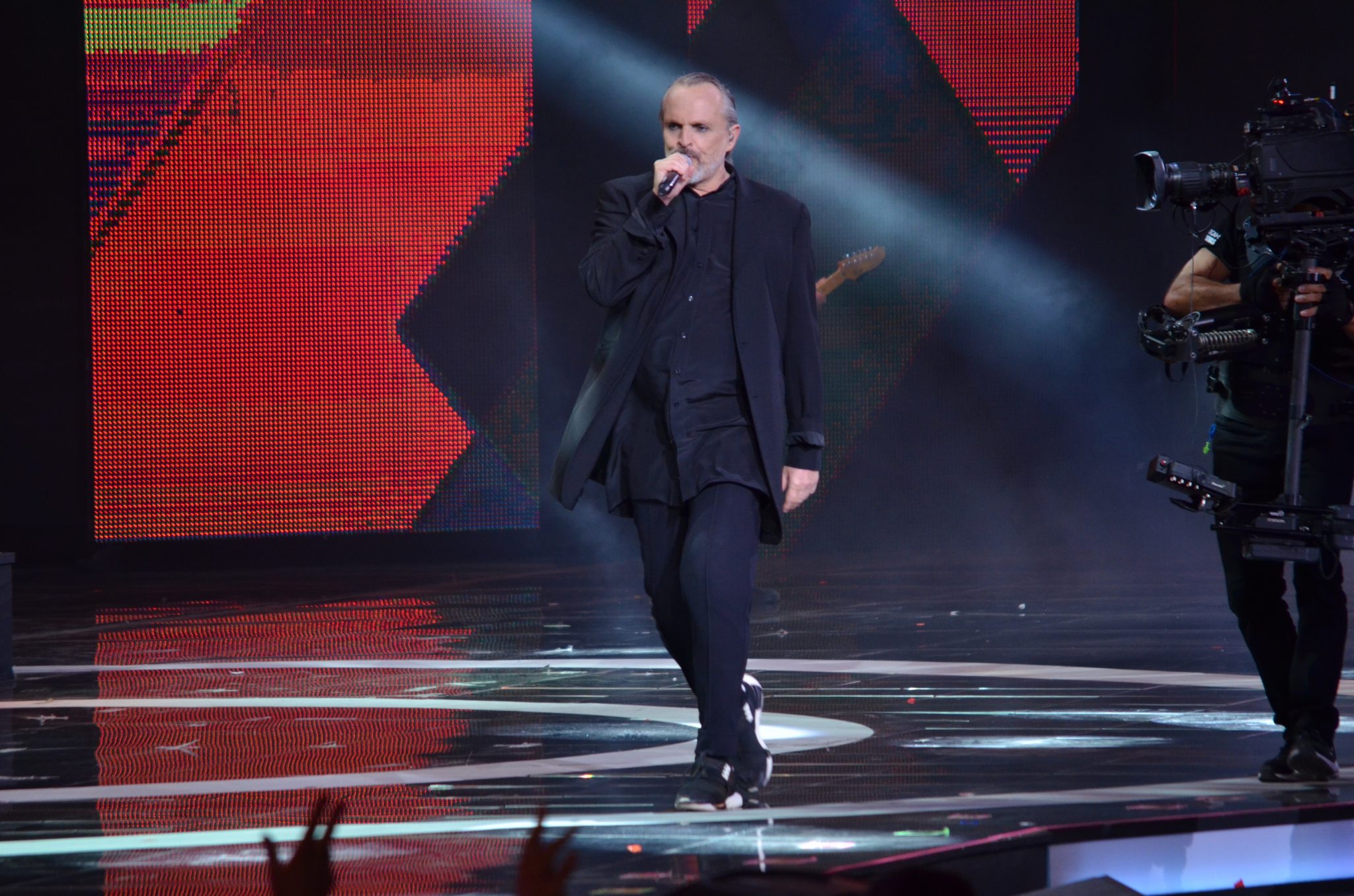 Miguel Bosé abre la primera noche del Festival Internacional de la Canción