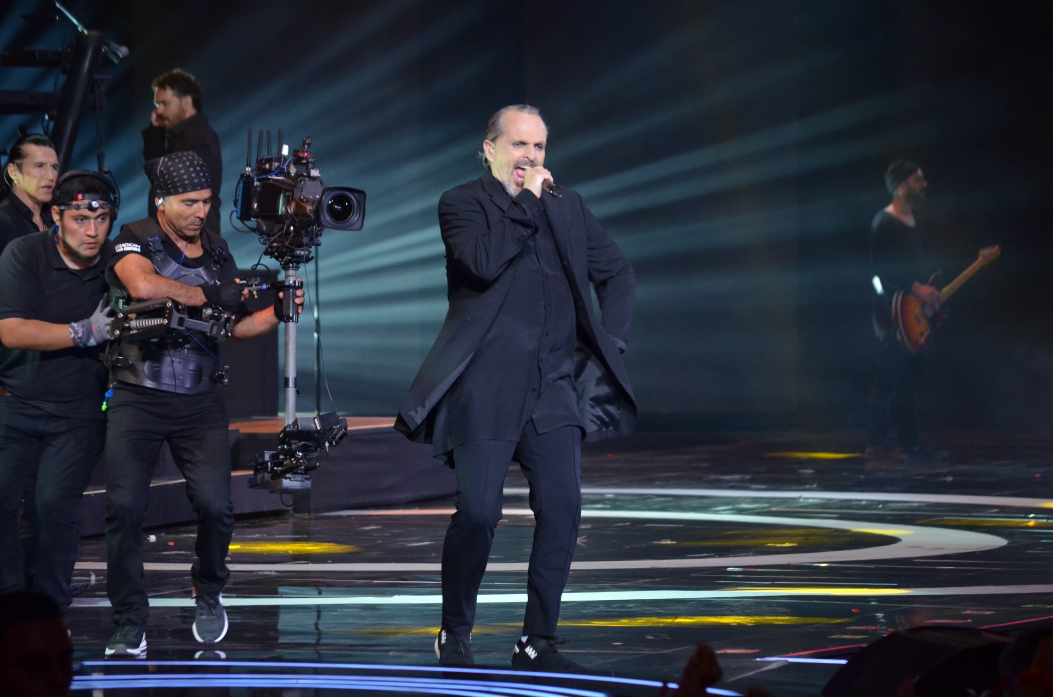 Miguel Bosé abre la primera noche del Festival Internacional de la Canción
