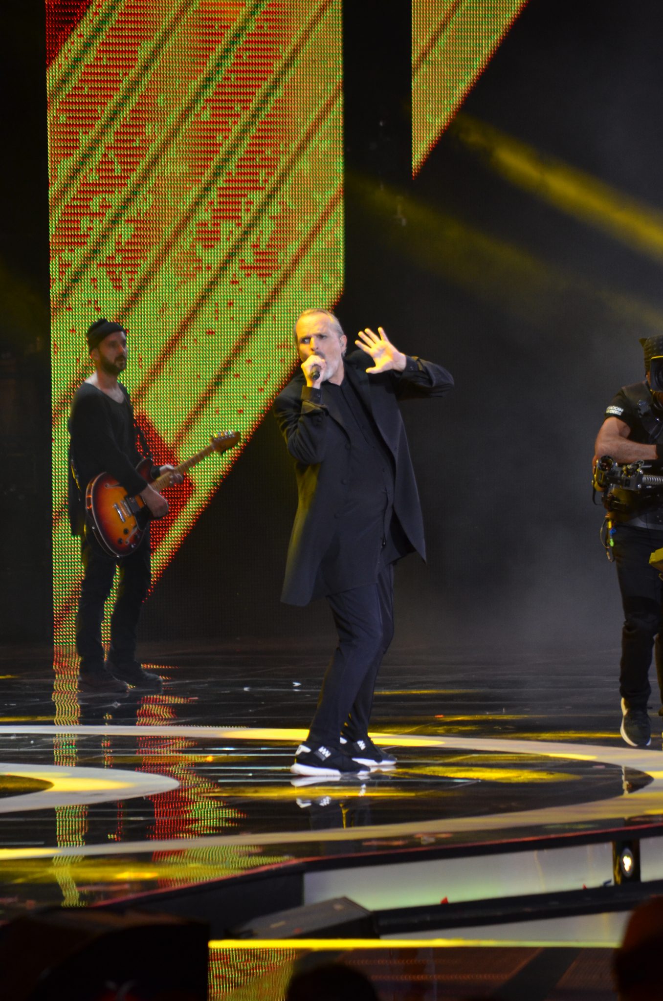 Miguel Bosé abre la primera noche del Festival Internacional de la Canción