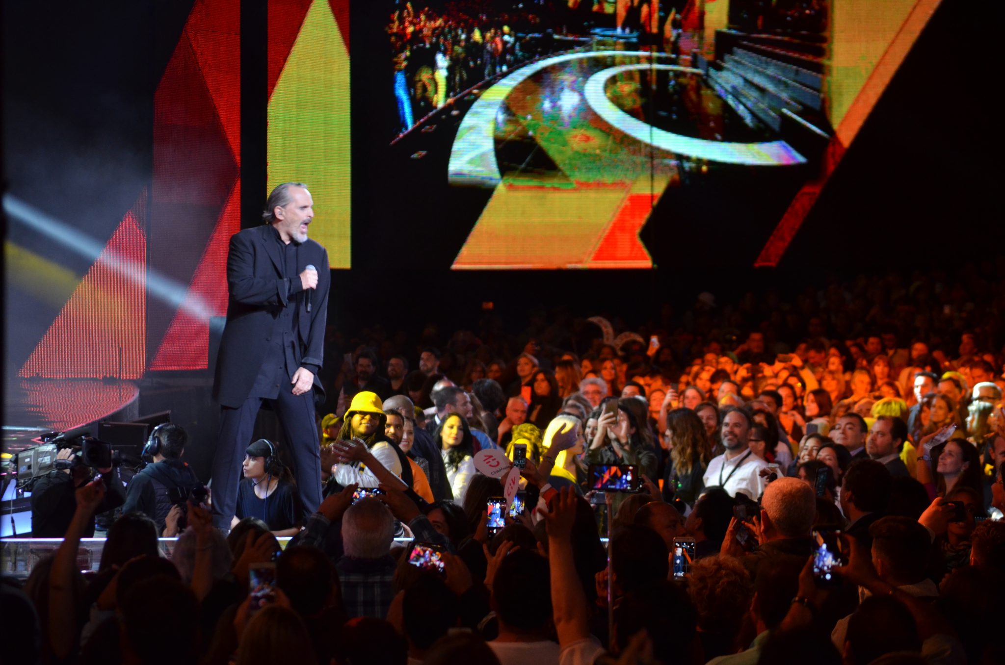 Miguel Bosé abre la primera noche del Festival Internacional de la Canción
