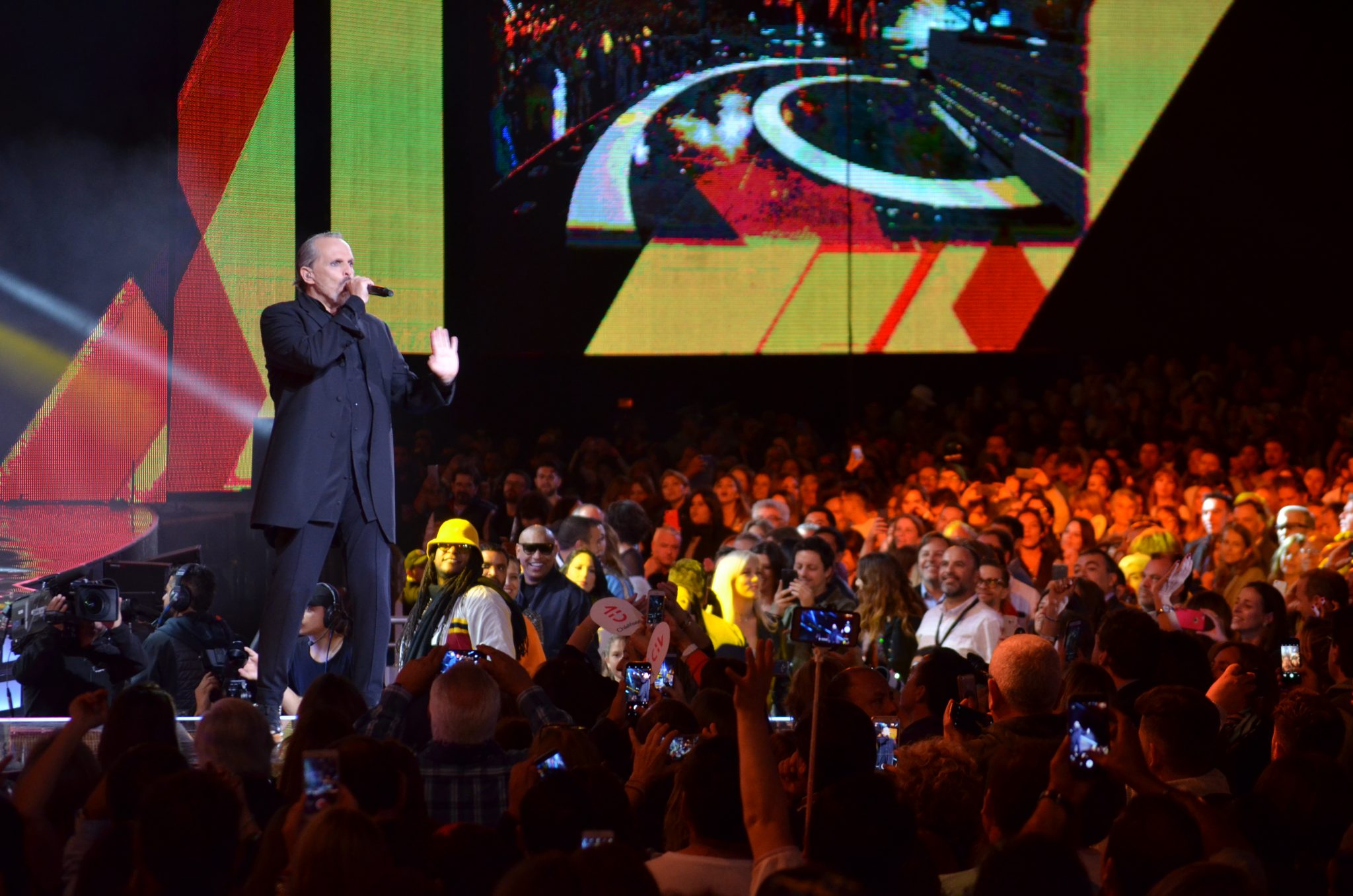 Miguel Bosé abre la primera noche del Festival Internacional de la Canción