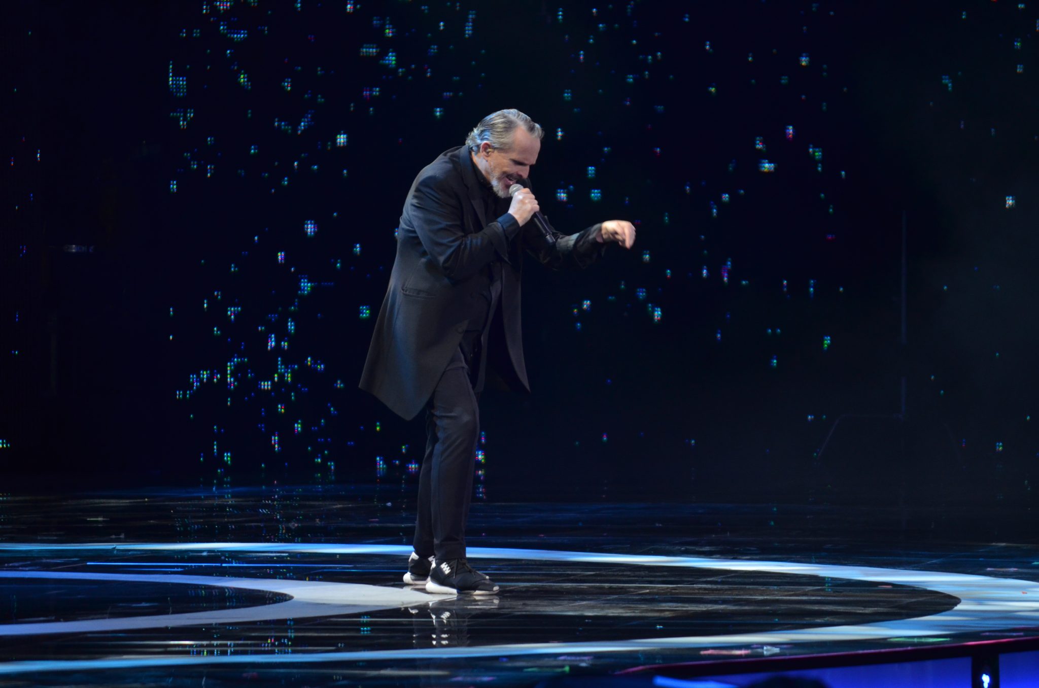 Miguel Bosé abre la primera noche del Festival Internacional de la Canción