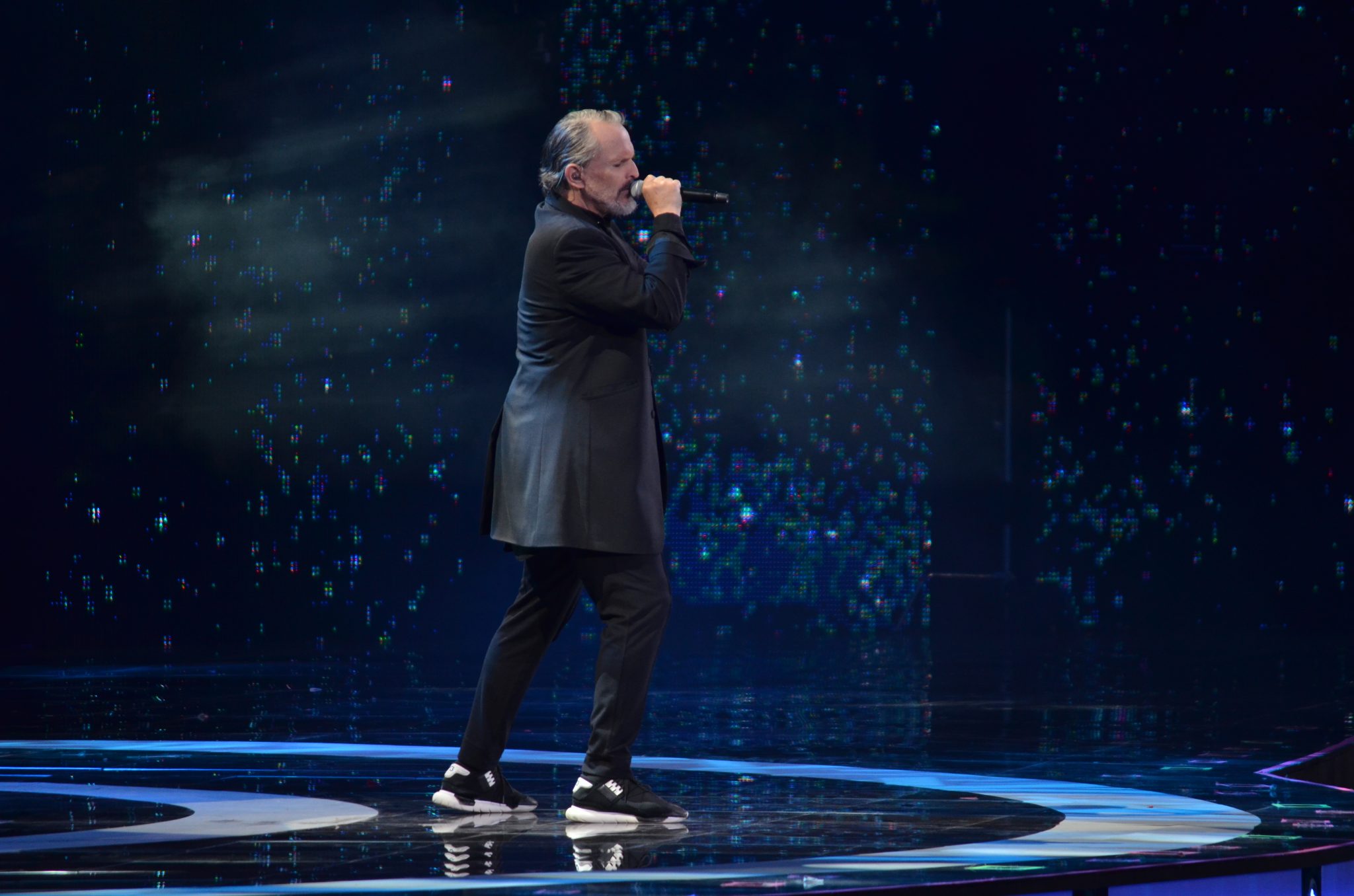 Miguel Bosé abre la primera noche del Festival Internacional de la Canción