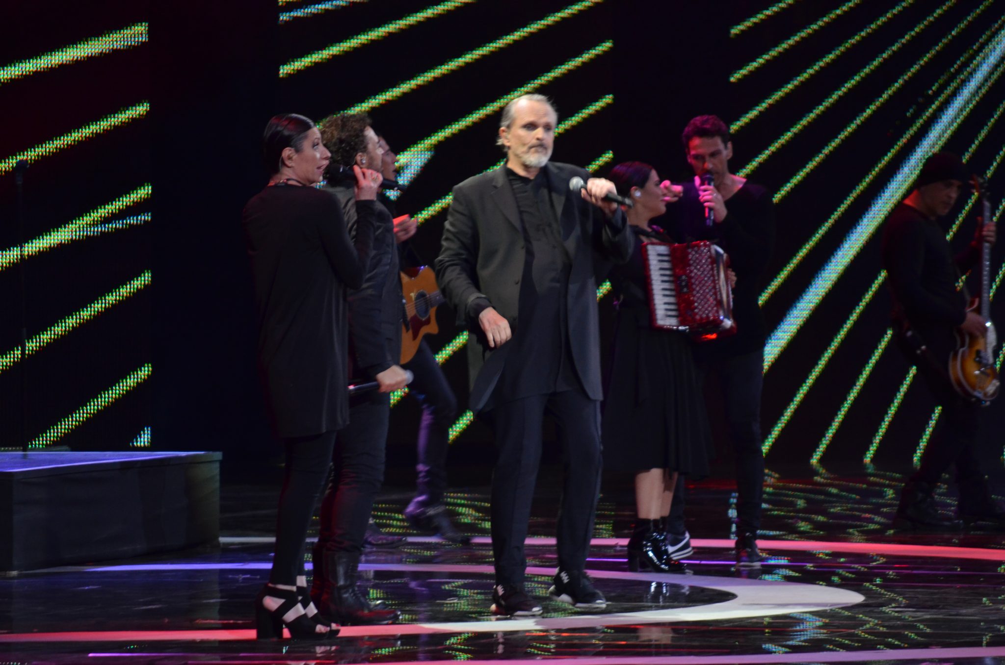 Miguel Bosé abre la primera noche del Festival Internacional de la Canción