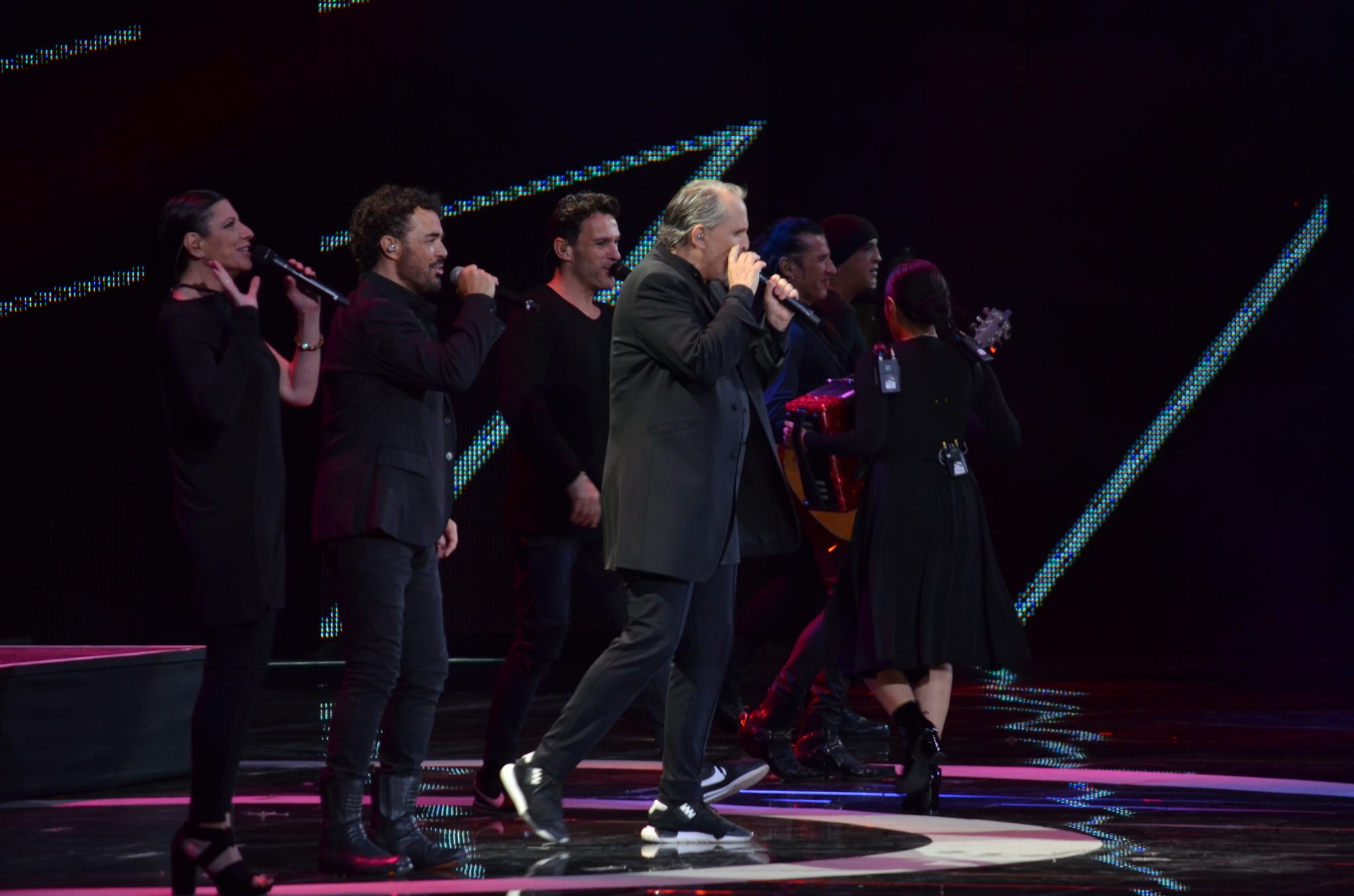 Miguel Bosé abre la primera noche del Festival Internacional de la Canción