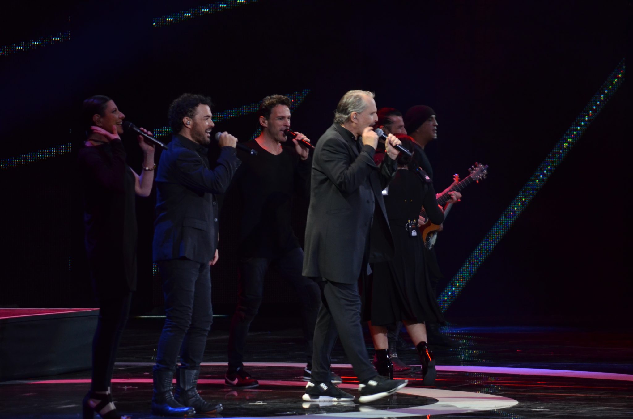 Miguel Bosé abre la primera noche del Festival Internacional de la Canción