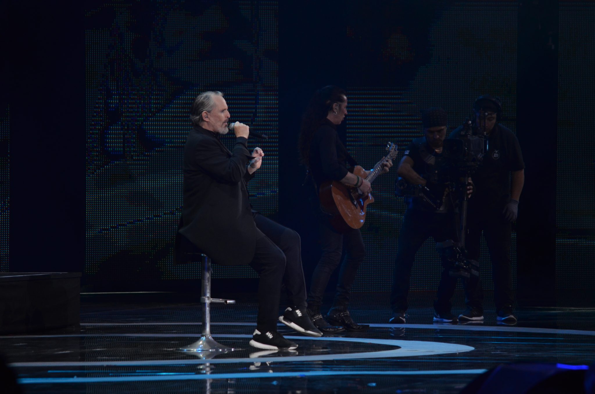 Miguel Bosé abre la primera noche del Festival Internacional de la Canción